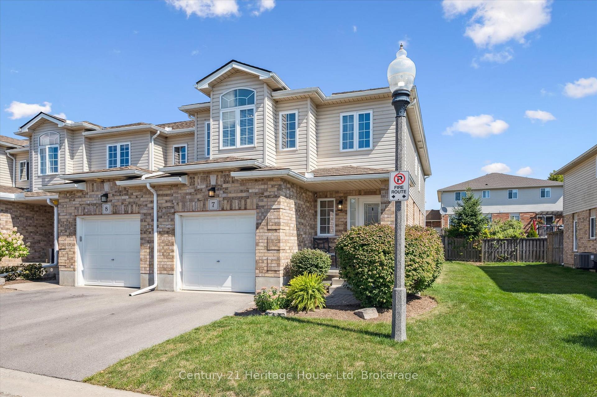 Photo 3 of Unit 7, 20 Shackleton Drive, Guelph, Grange Road — HOMEH