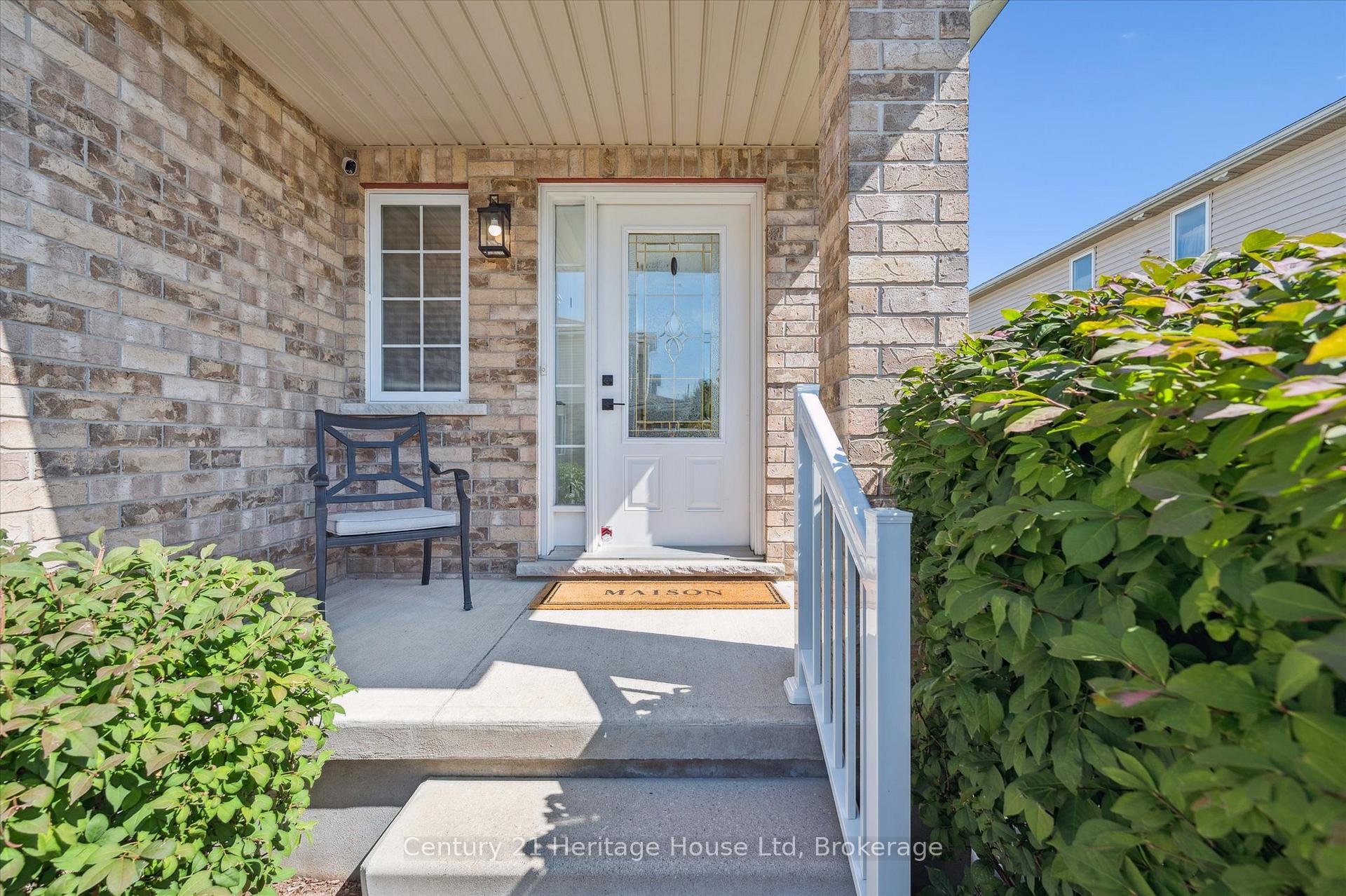 Photo 4 of Unit 7, 20 Shackleton Drive, Guelph, Grange Road — HOMEH