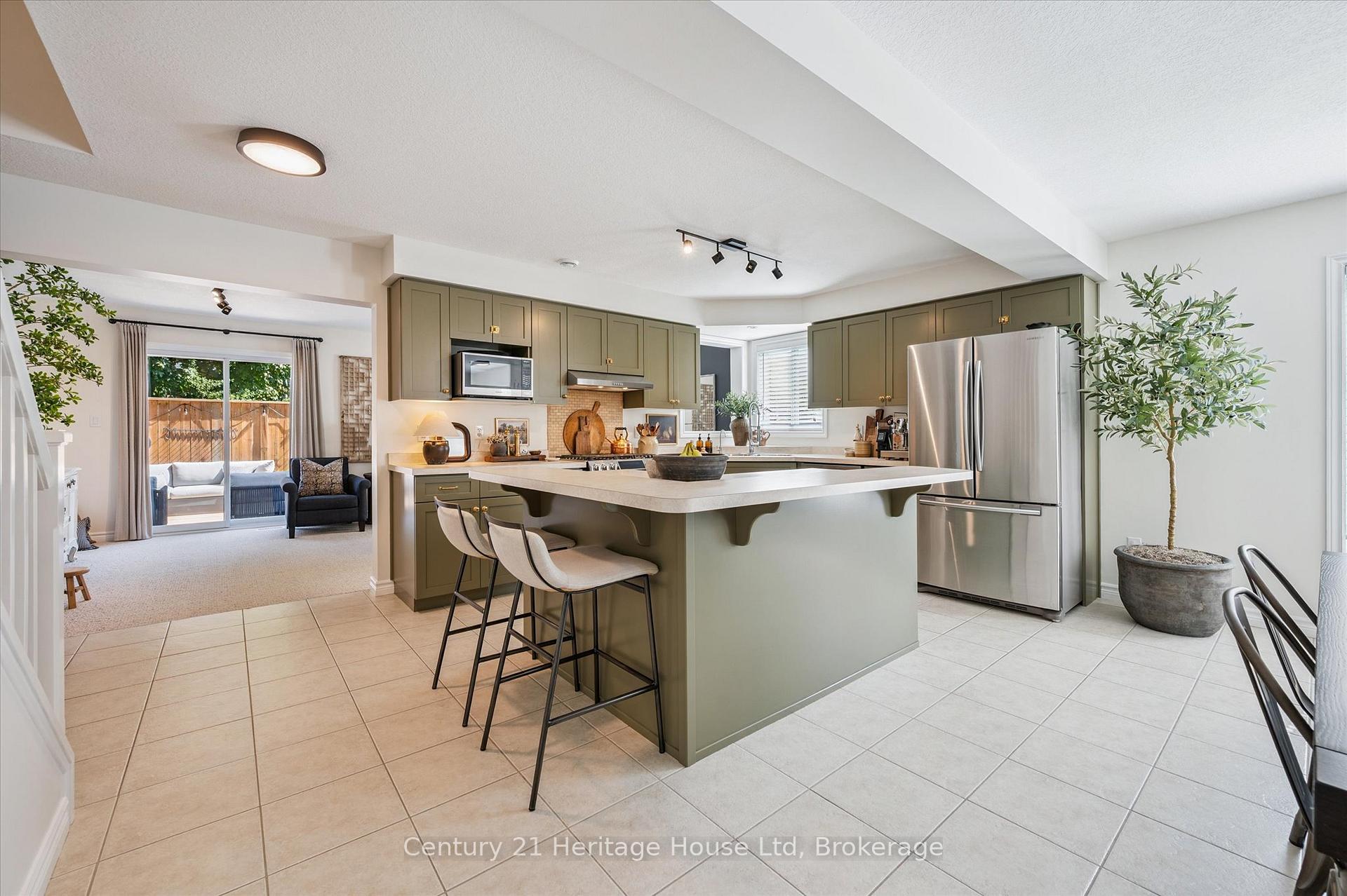 Photo 5 of Unit 7, 20 Shackleton Drive, Guelph, Grange Road — HOMEH