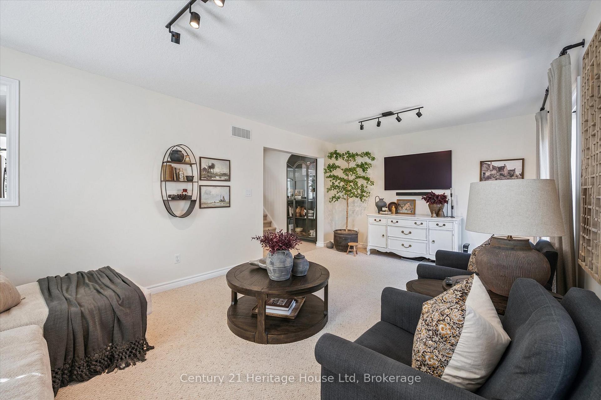 Photo 19 of Unit 7, 20 Shackleton Drive, Guelph, Grange Road — HOMEH