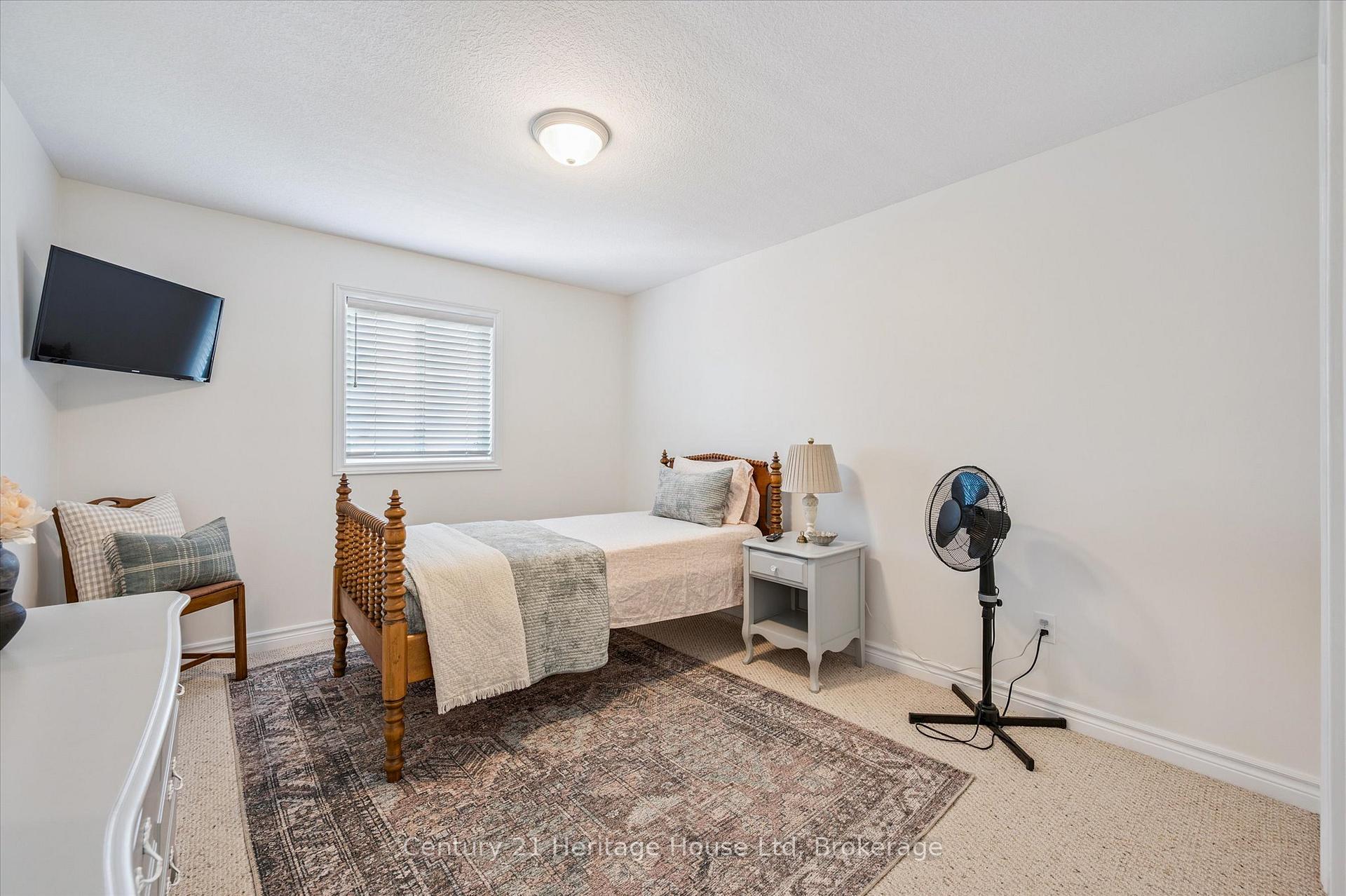 Photo 15 of Unit 7, 20 Shackleton Drive, Guelph, Grange Road — HOMEH