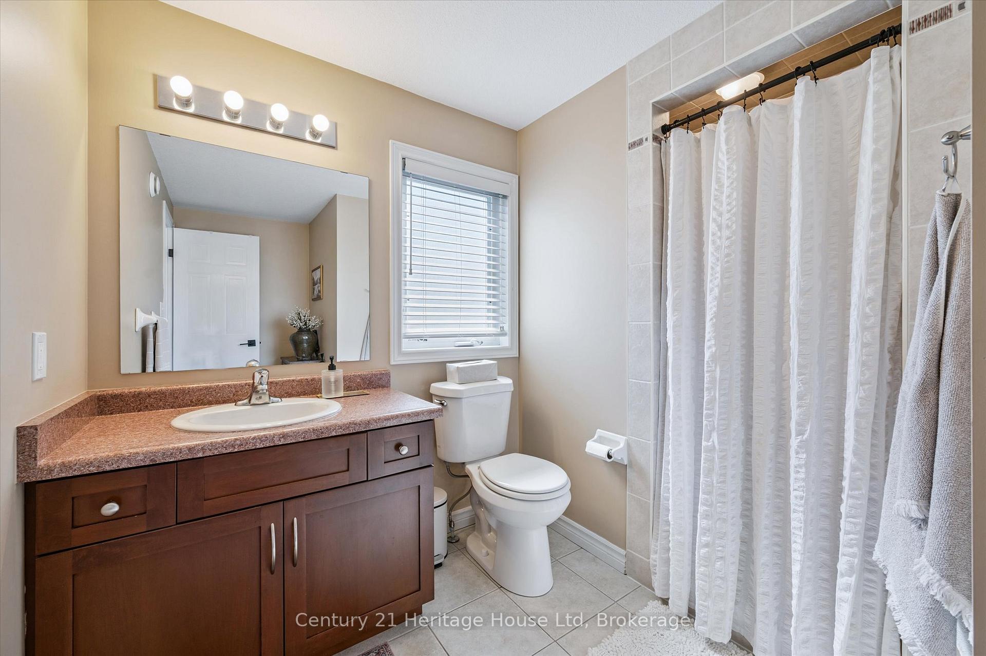 Photo 33 of Unit 7, 20 Shackleton Drive, Guelph, Grange Road — HOMEH