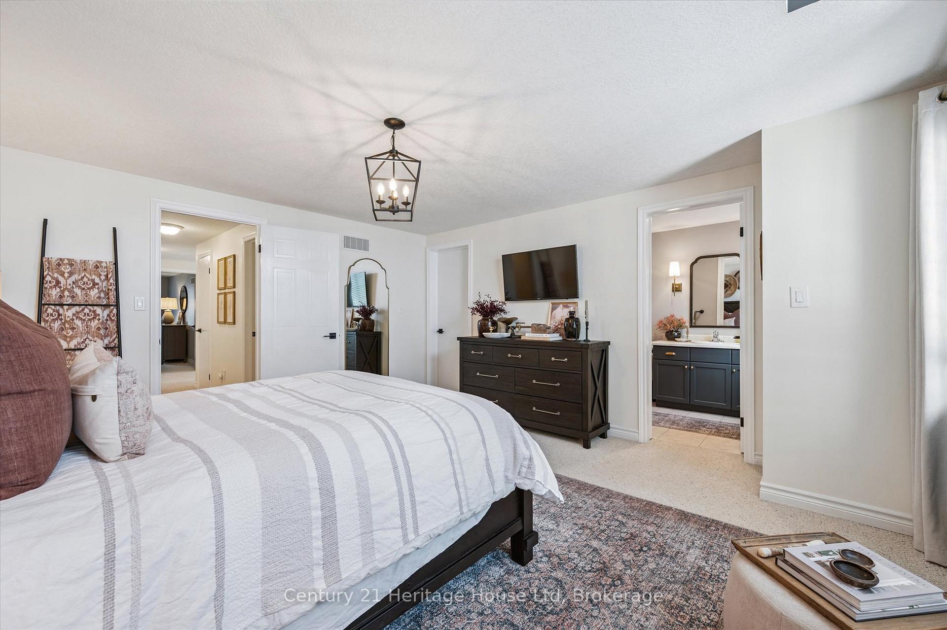 Photo 21 of Unit 7, 20 Shackleton Drive, Guelph, Grange Road — HOMEH