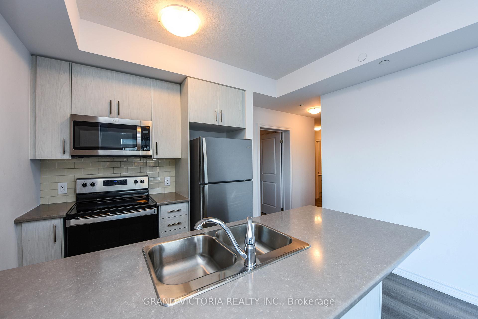 Photo 4 of Unit 306, 460 Dundas Street E, Hamilton, Waterdown — HOMEH