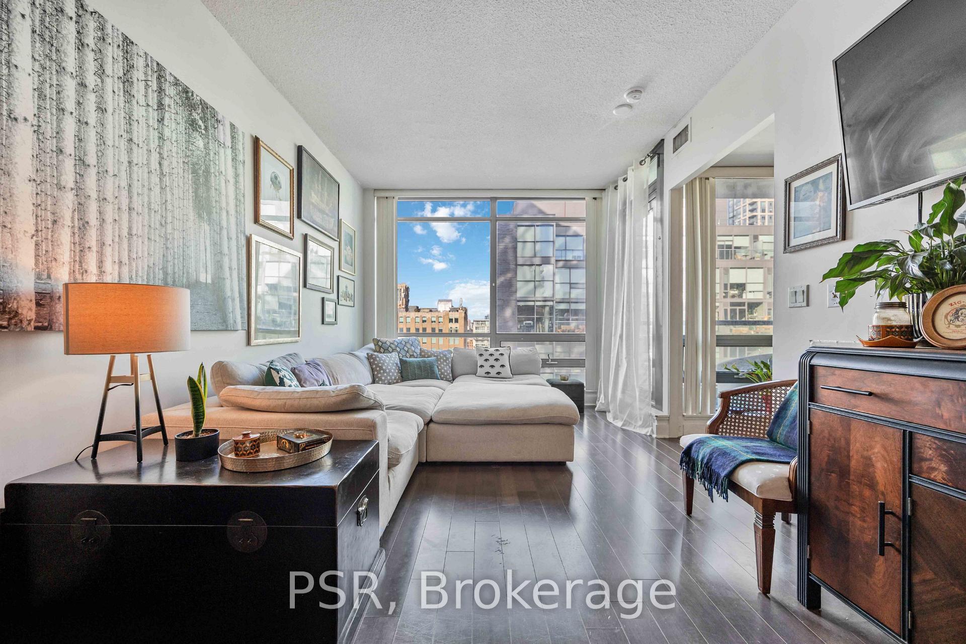 Front of Unit 1415, 438 King Street W