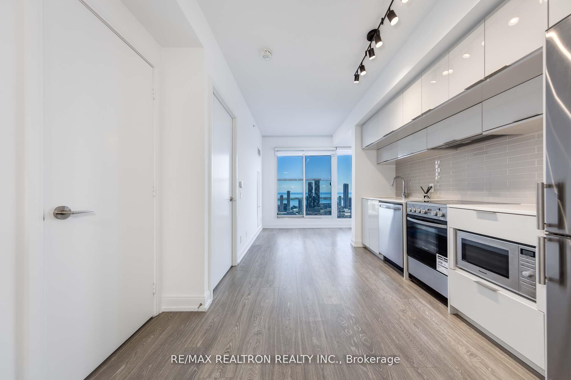 Photo 4 of Unit 5507, 181 Dundas Street E, Toronto, Moss Park — HOMEH