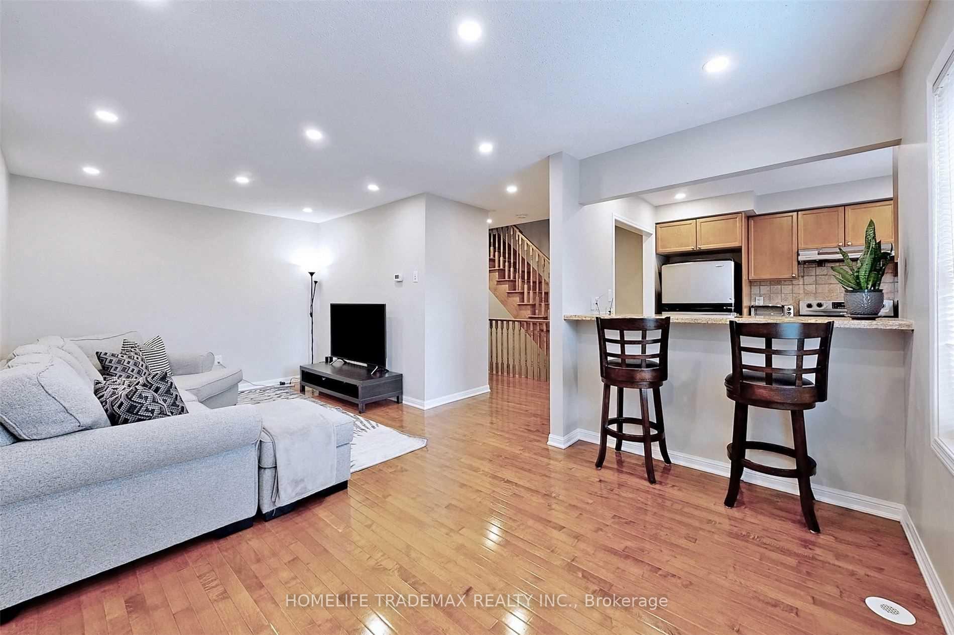 Photo 11 of 933 Hasselfeldt Heights, Milton, Coates — HOMEH