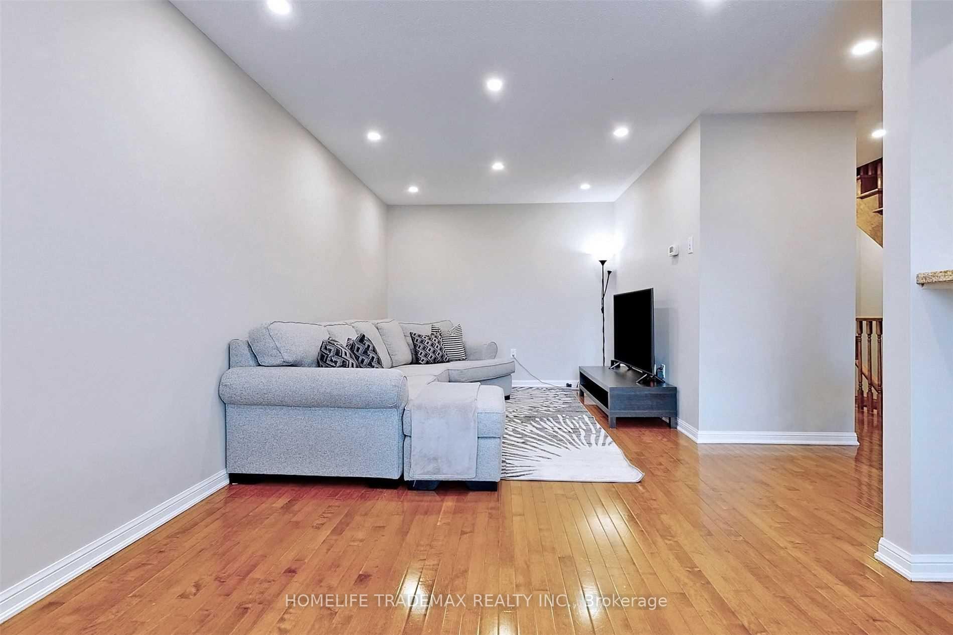 Photo 6 of 933 Hasselfeldt Heights, Milton, Coates — HOMEH