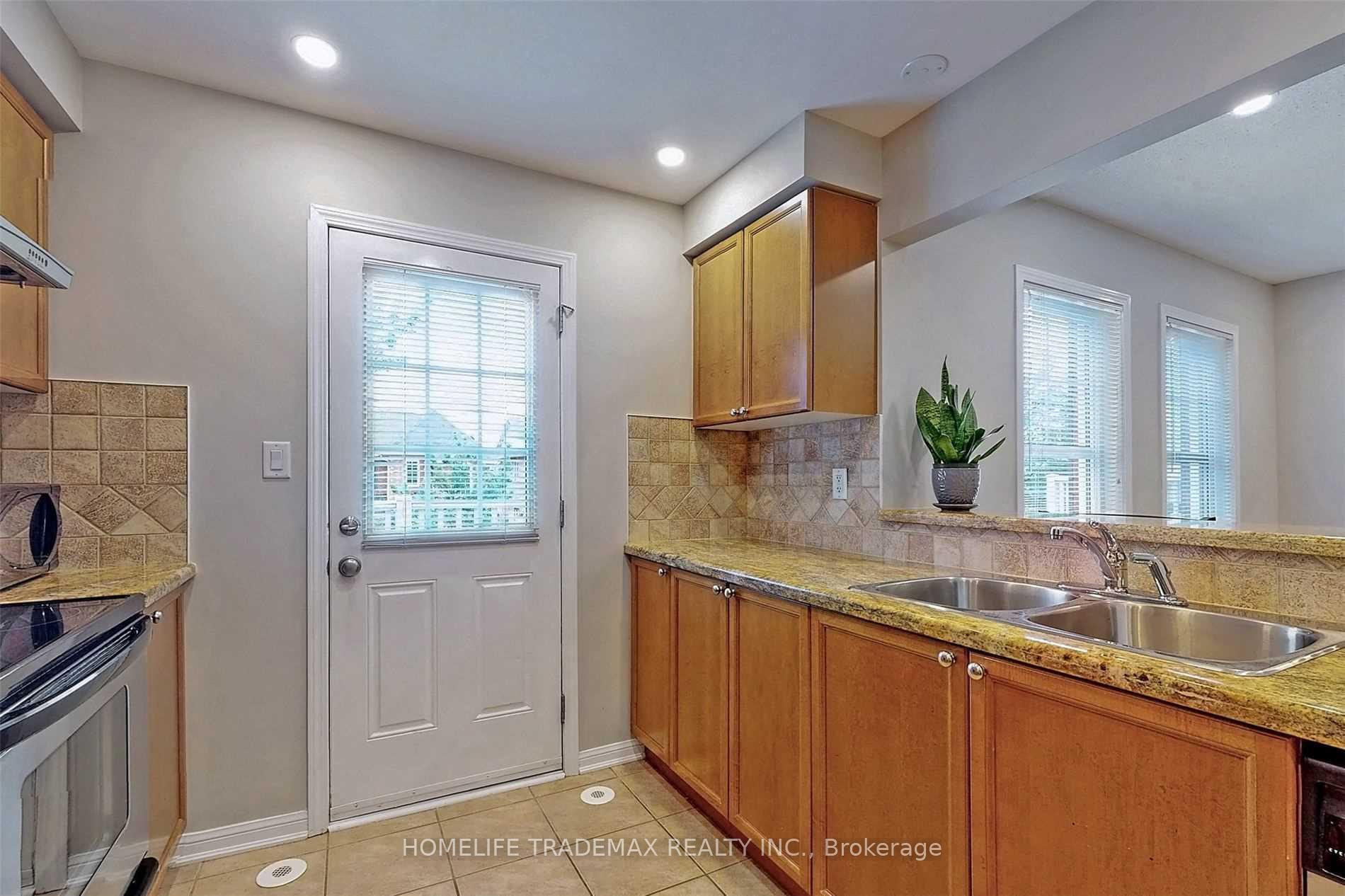 Photo 24 of 933 Hasselfeldt Heights, Milton, Coates — HOMEH
