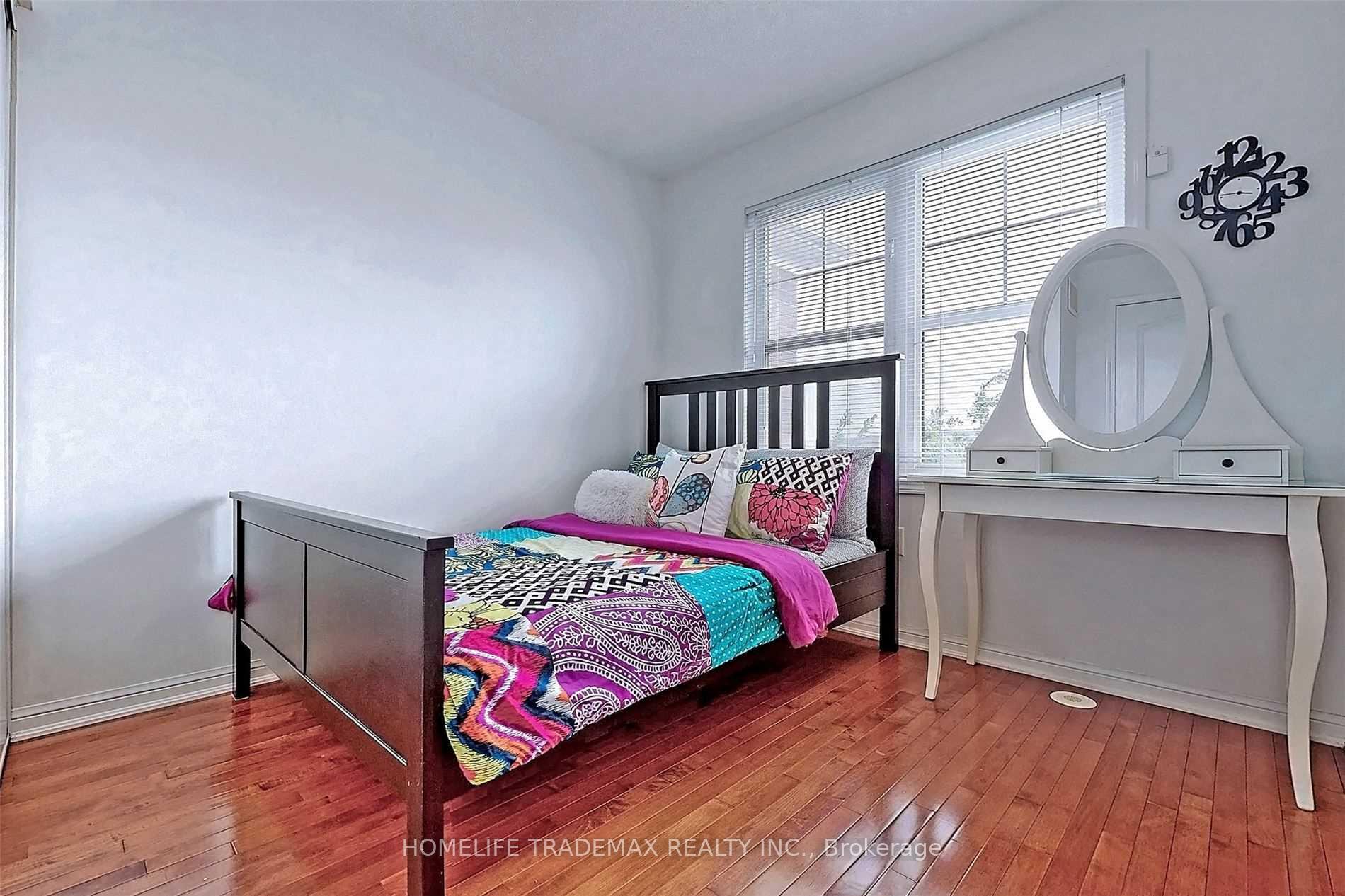 Photo 23 of 933 Hasselfeldt Heights, Milton, Coates — HOMEH