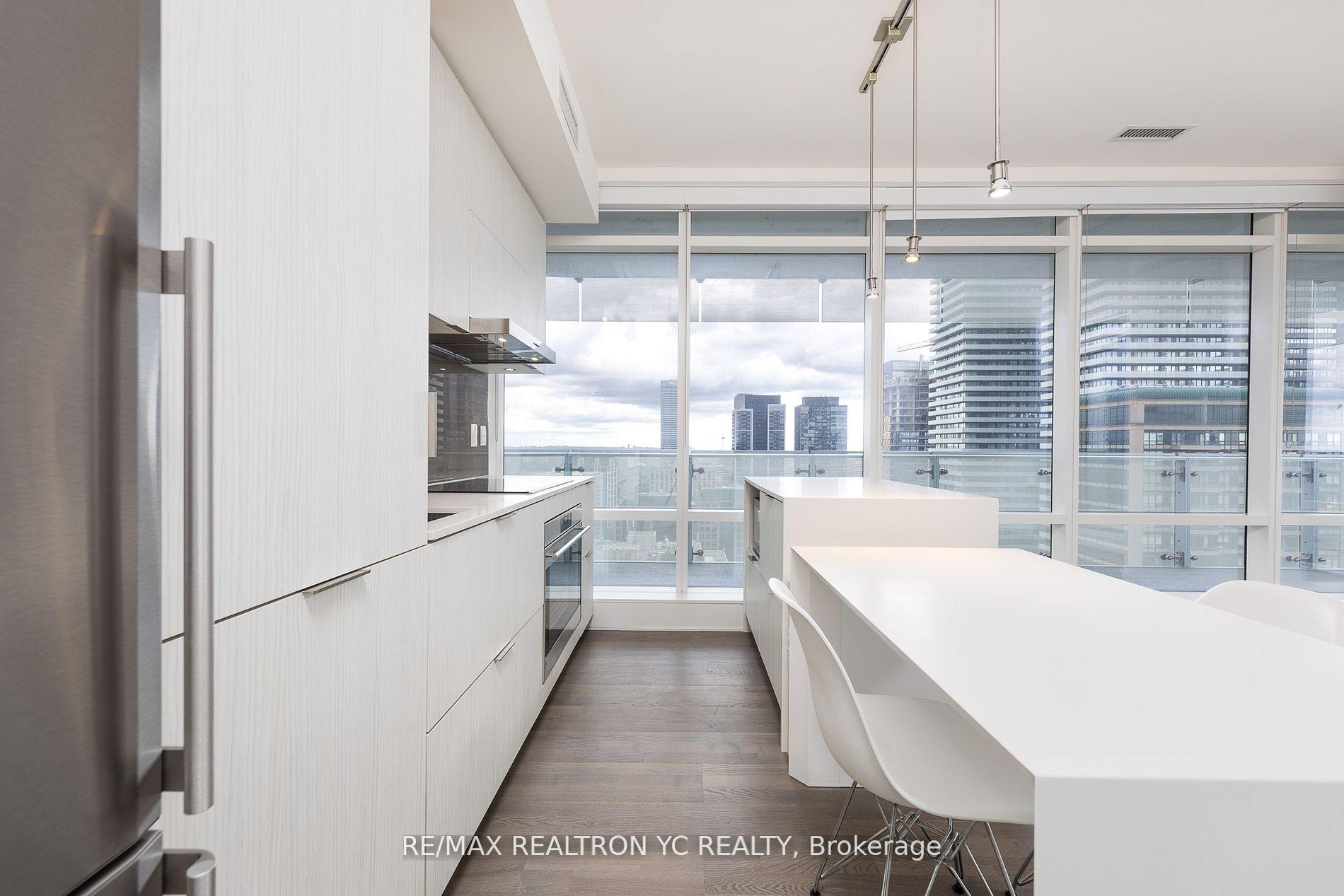 Photo 5 of Unit 2804, 1 Bloor Street E, Toronto, Church-Yonge Corridor — HOMEH