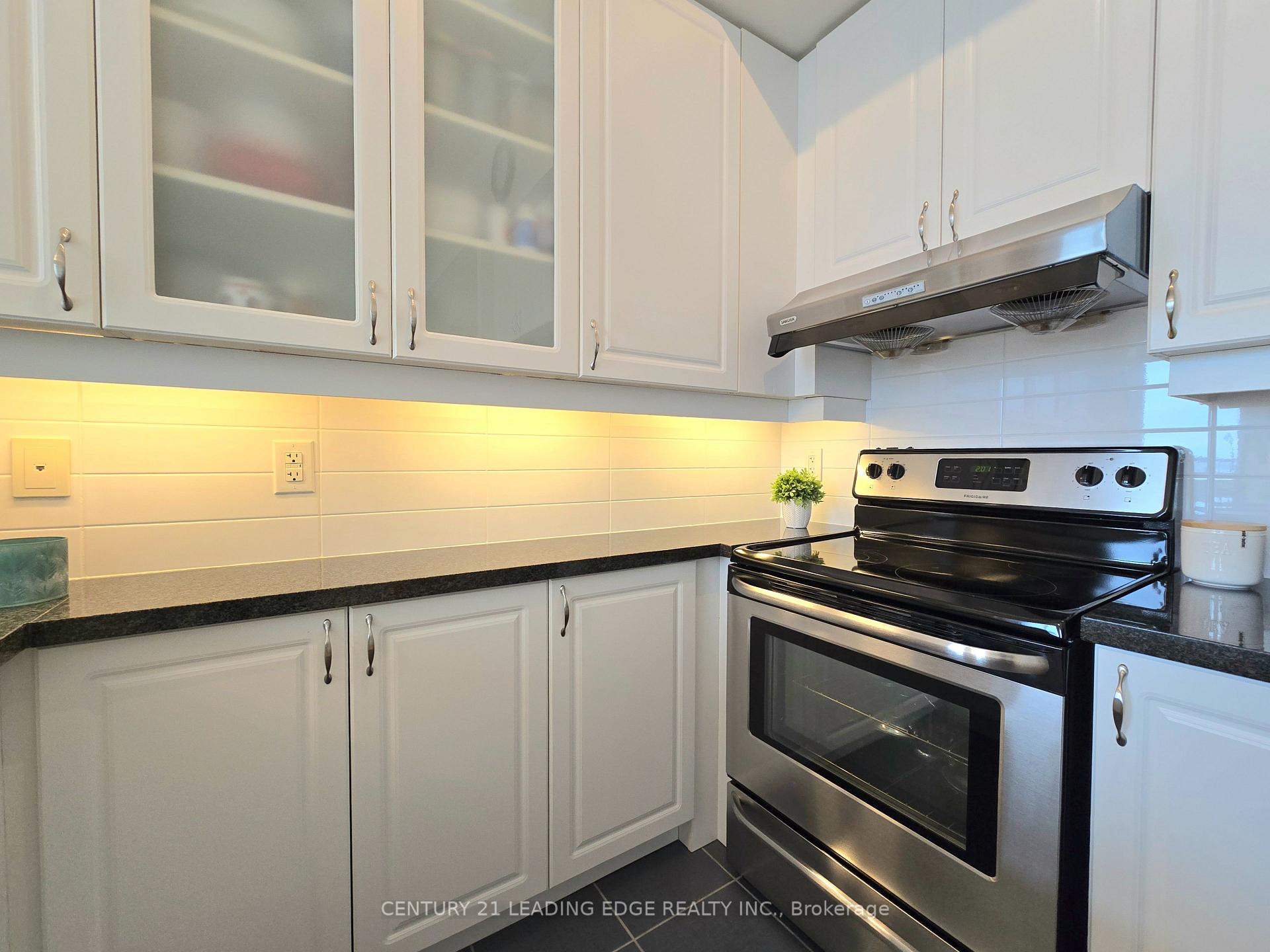 Photo 5 of Unit 1003, 131 Upper Duke Crescent, Markham, Unionville — HOMEH