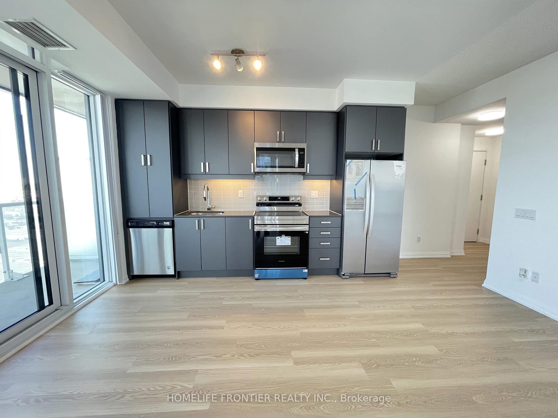 Photo 2 of Unit 3313, 7895 Jane Street, Vaughan, Concord — HOMEH