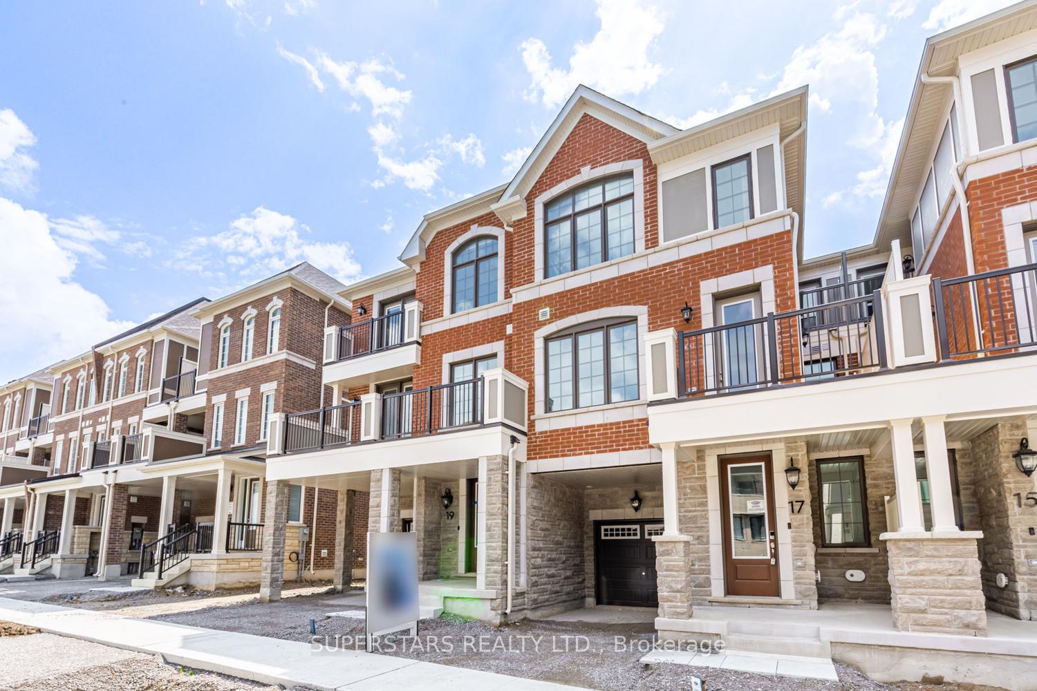 Photo 3 of 19 Avani Avenue, Markham, Victoria Square — HOMEH