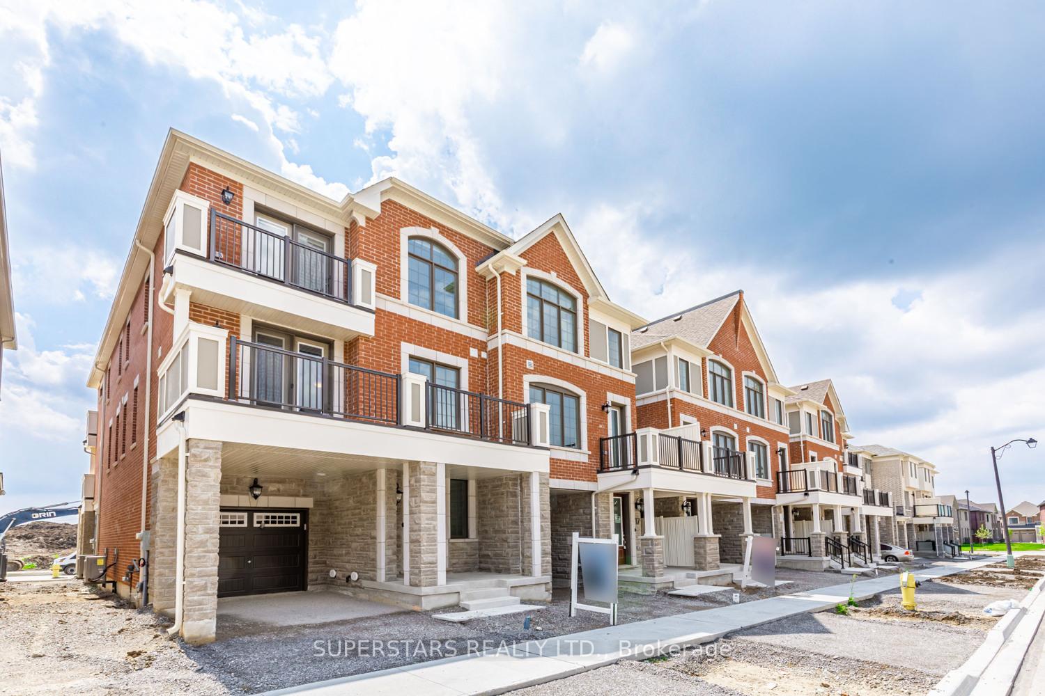 Photo 2 of 19 Avani Avenue, Markham, Victoria Square — HOMEH