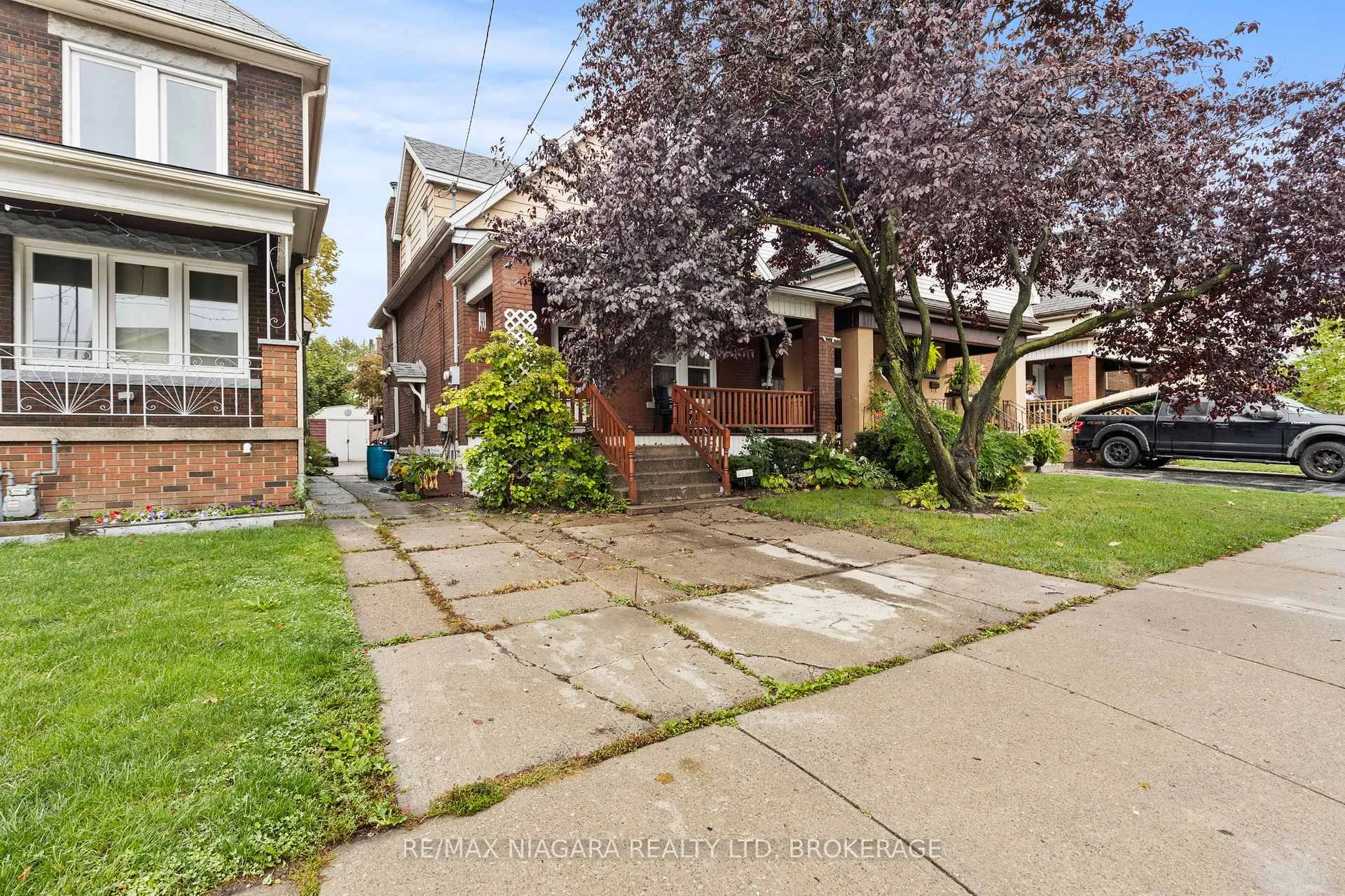 Photo 2 of 154 Melrose Avenue N, Hamilton, Stipley — HOMEH