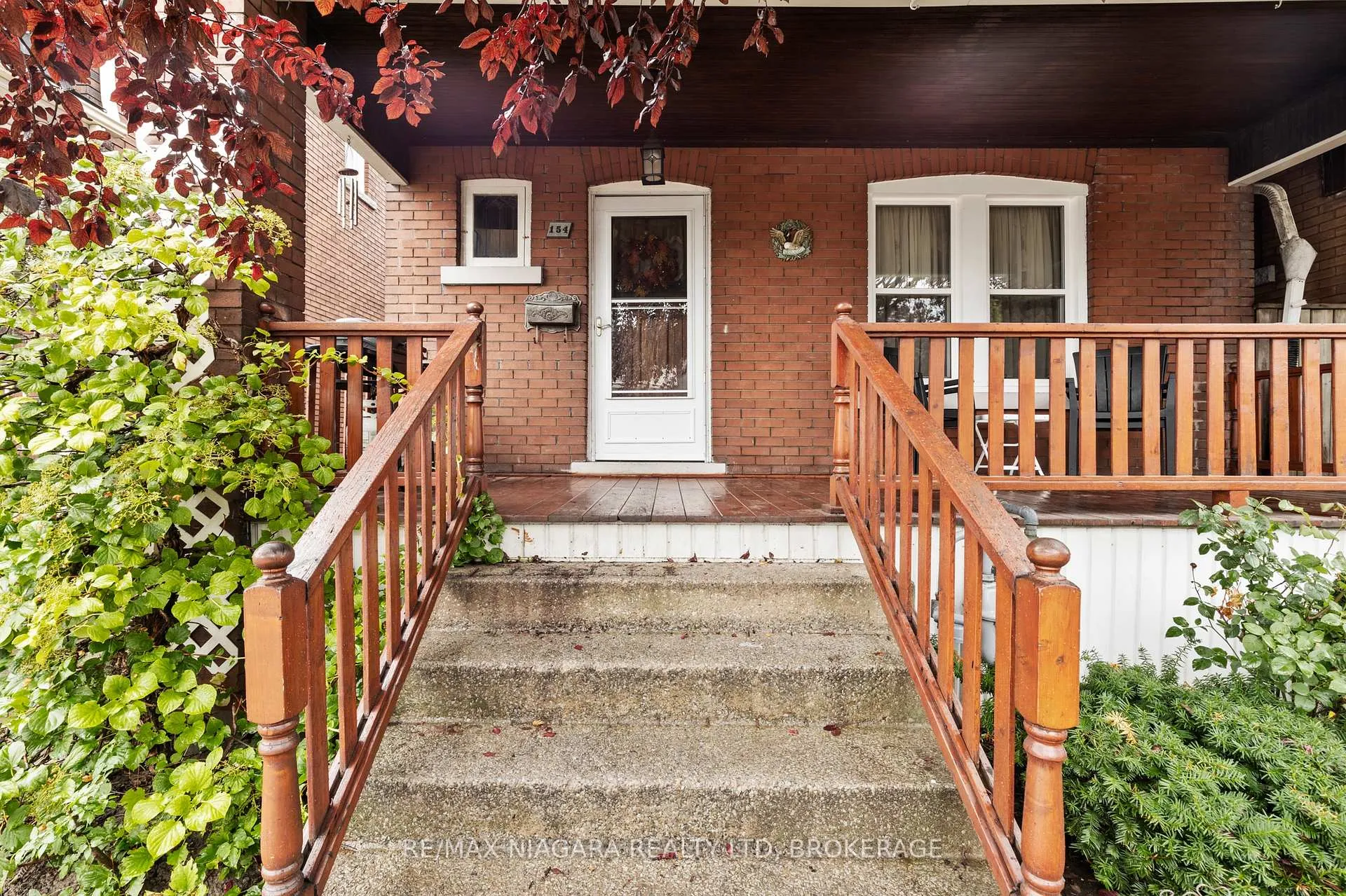 Photo 4 of 154 Melrose Avenue N, Hamilton, Stipley — HOMEH