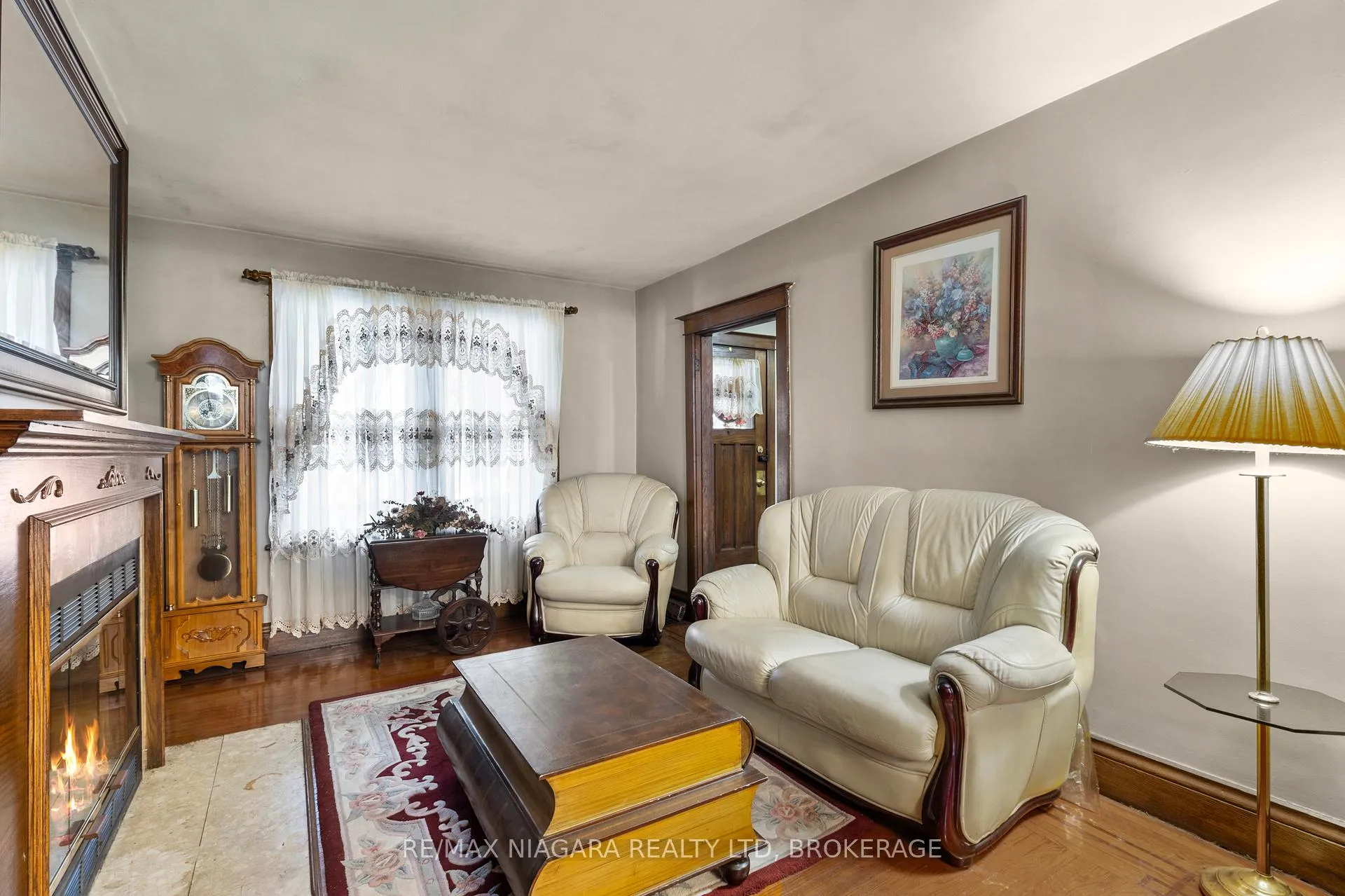 Photo 8 of 154 Melrose Avenue N, Hamilton, Stipley — HOMEH