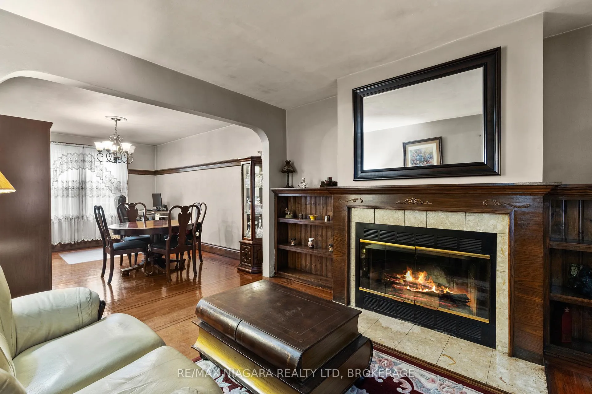 Photo 9 of 154 Melrose Avenue N, Hamilton, Stipley — HOMEH
