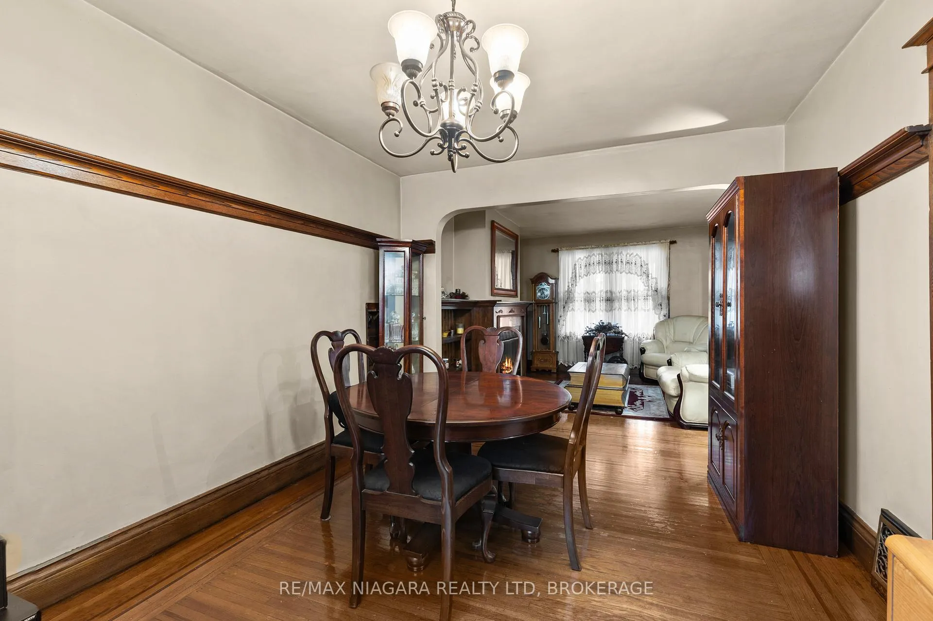 Photo 12 of 154 Melrose Avenue N, Hamilton, Stipley — HOMEH