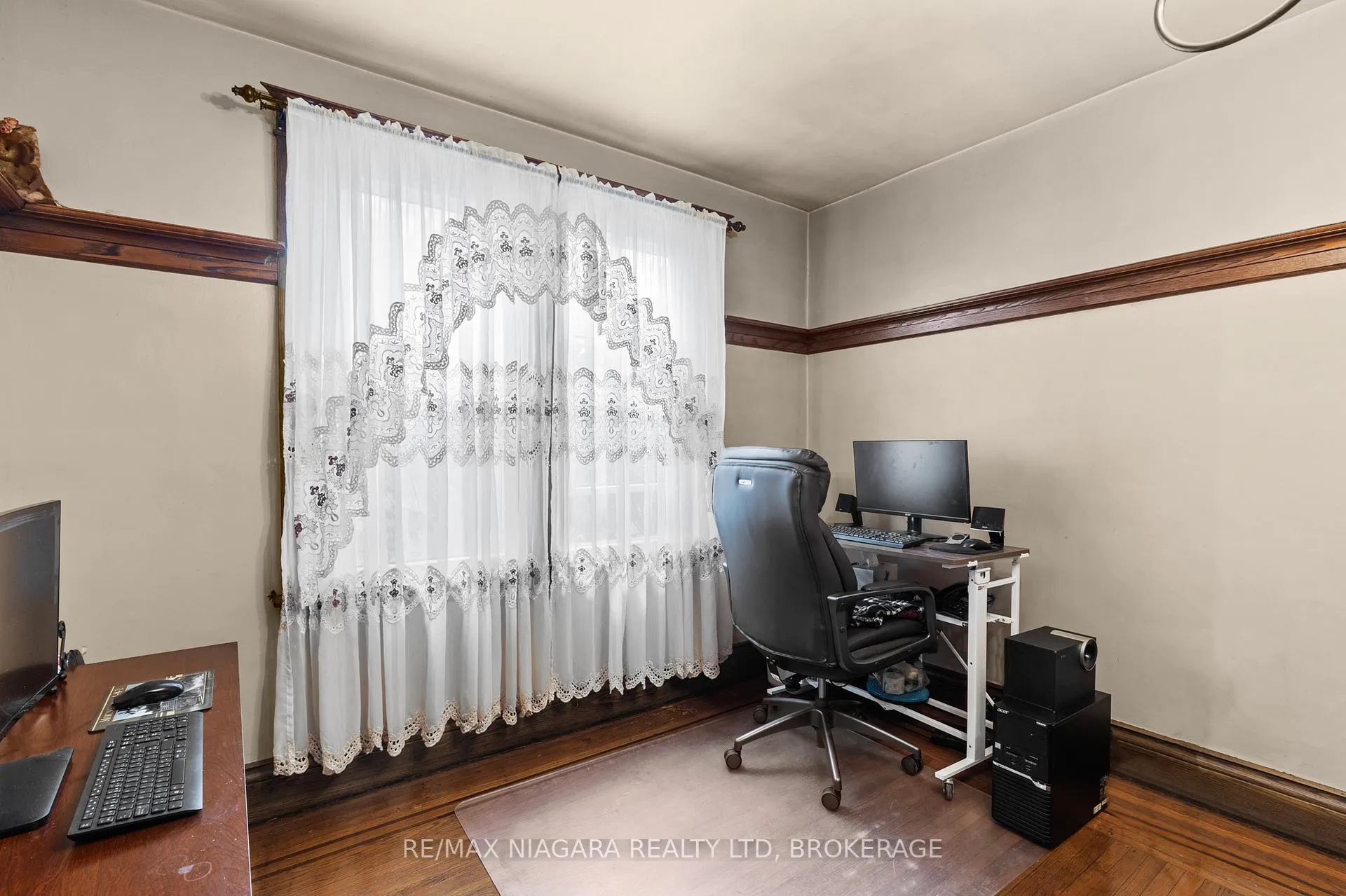Photo 14 of 154 Melrose Avenue N, Hamilton, Stipley — HOMEH
