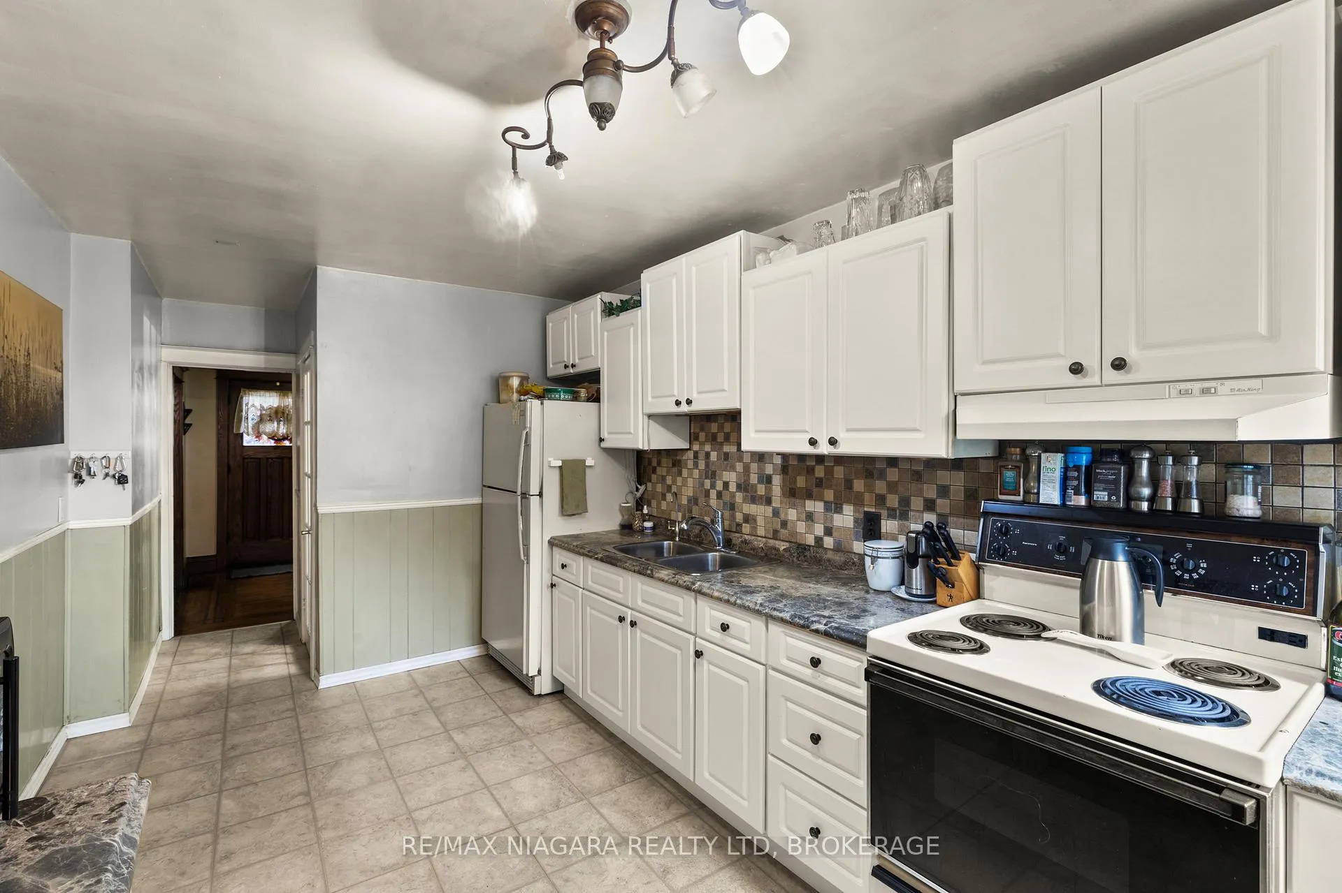 Photo 17 of 154 Melrose Avenue N, Hamilton, Stipley — HOMEH