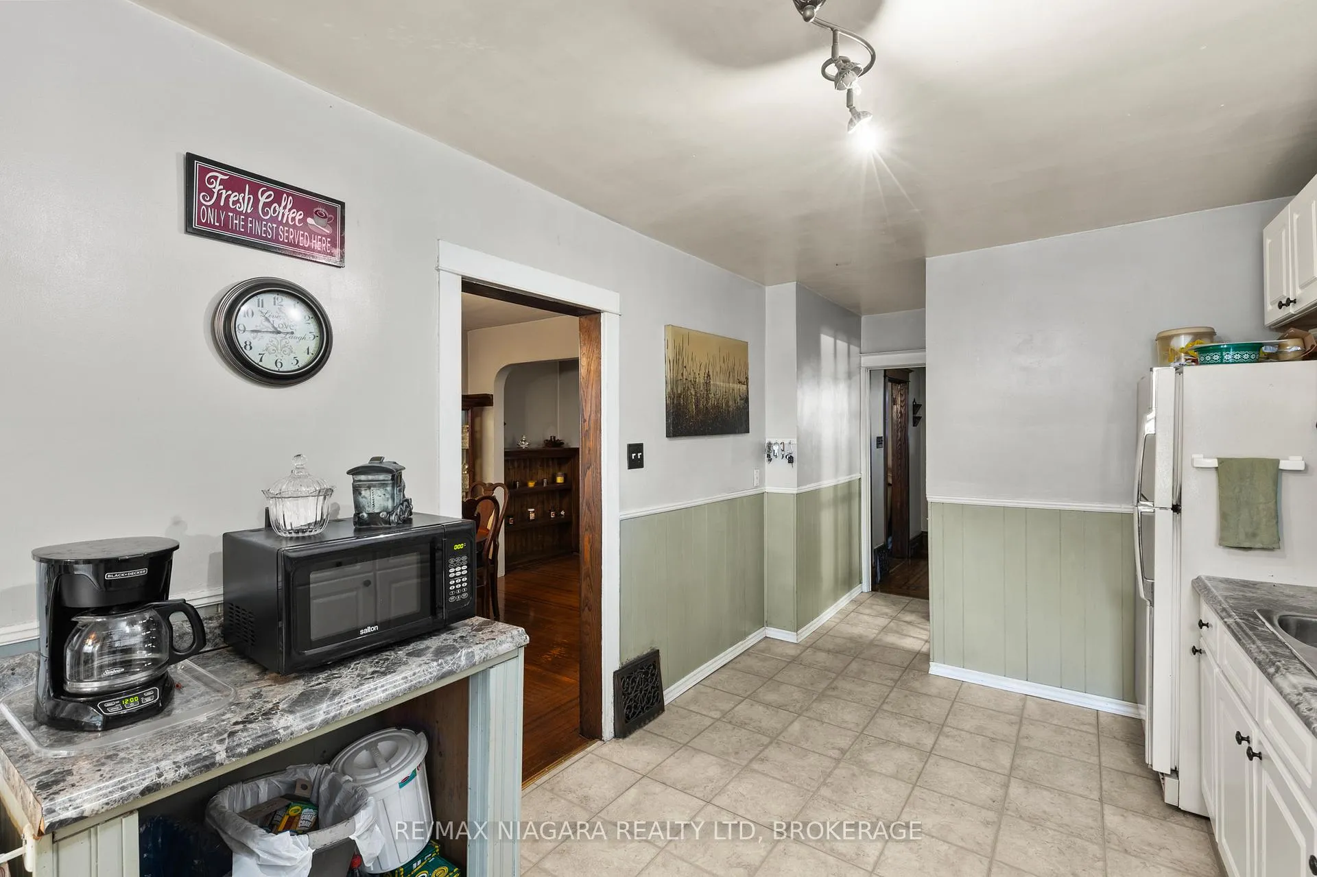 Photo 18 of 154 Melrose Avenue N, Hamilton, Stipley — HOMEH
