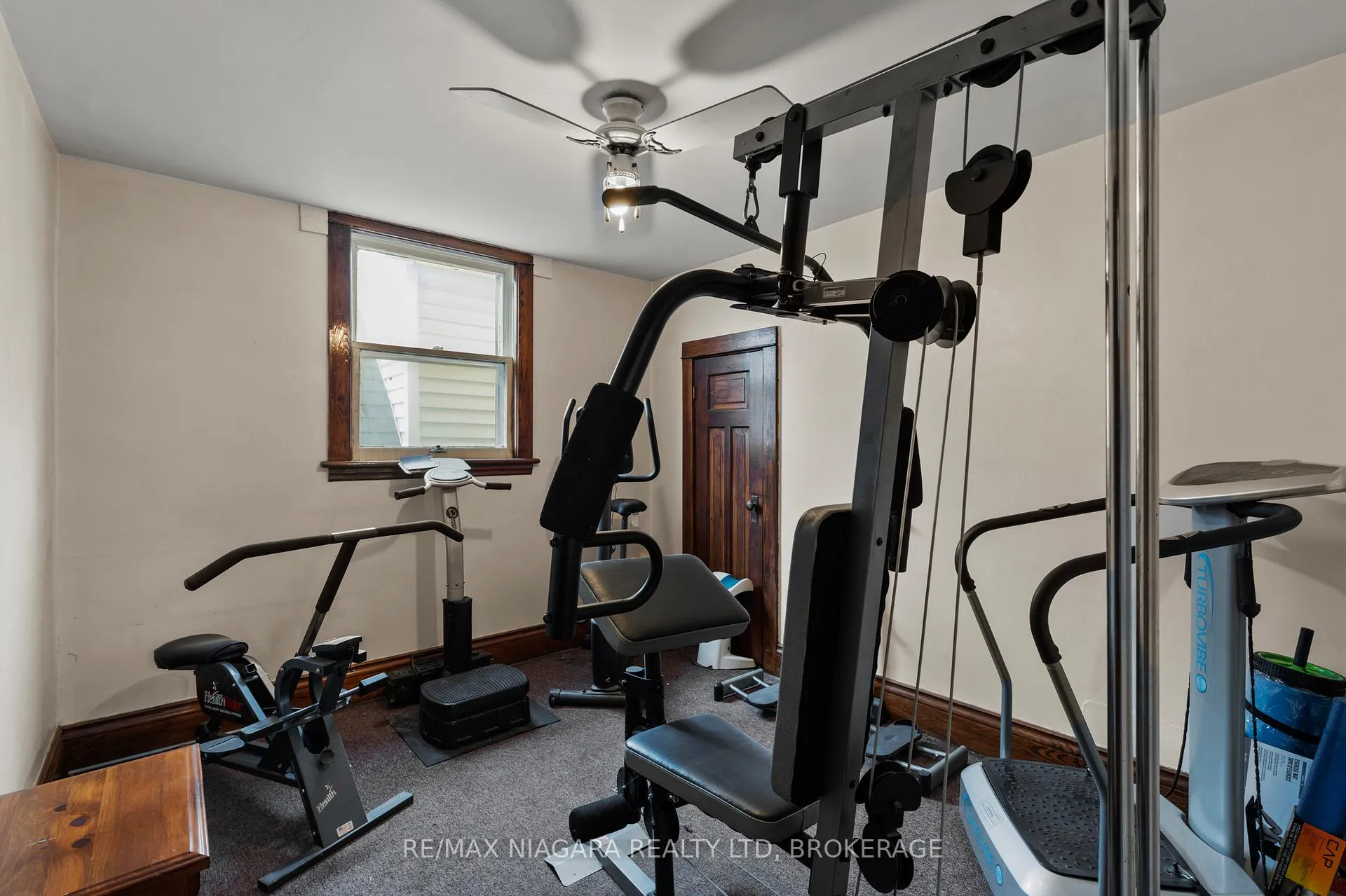 Photo 23 of 154 Melrose Avenue N, Hamilton, Stipley — HOMEH