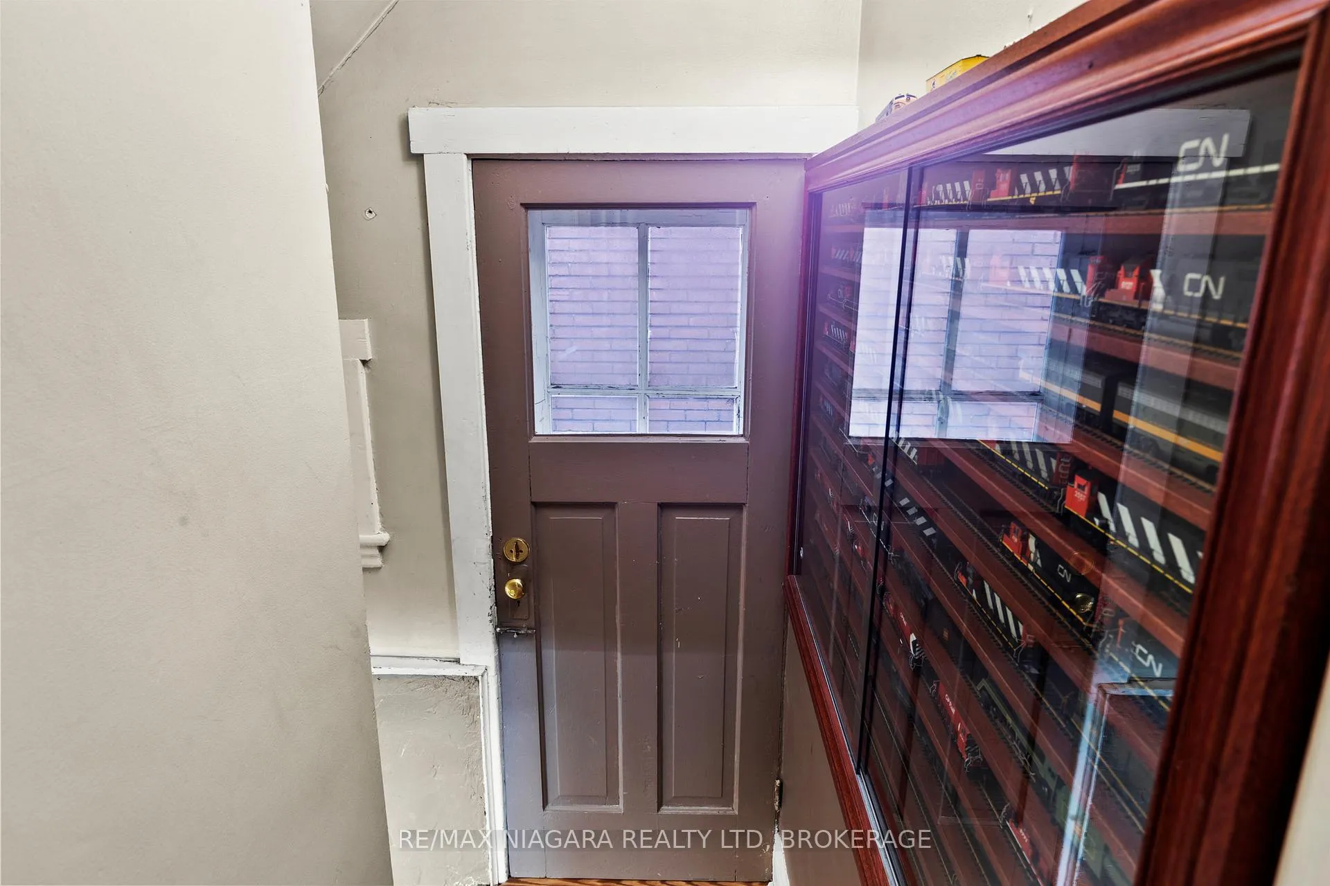 Photo 26 of 154 Melrose Avenue N, Hamilton, Stipley — HOMEH