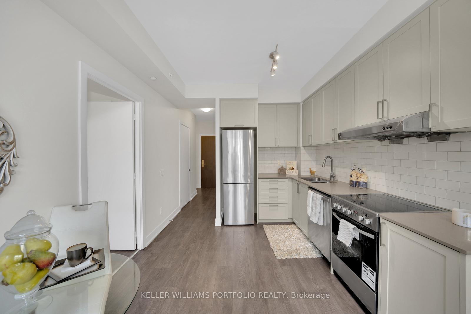 Photo 5 of Unit 220W, 268 Buchanan Drive, Markham, Unionville — HOMEH
