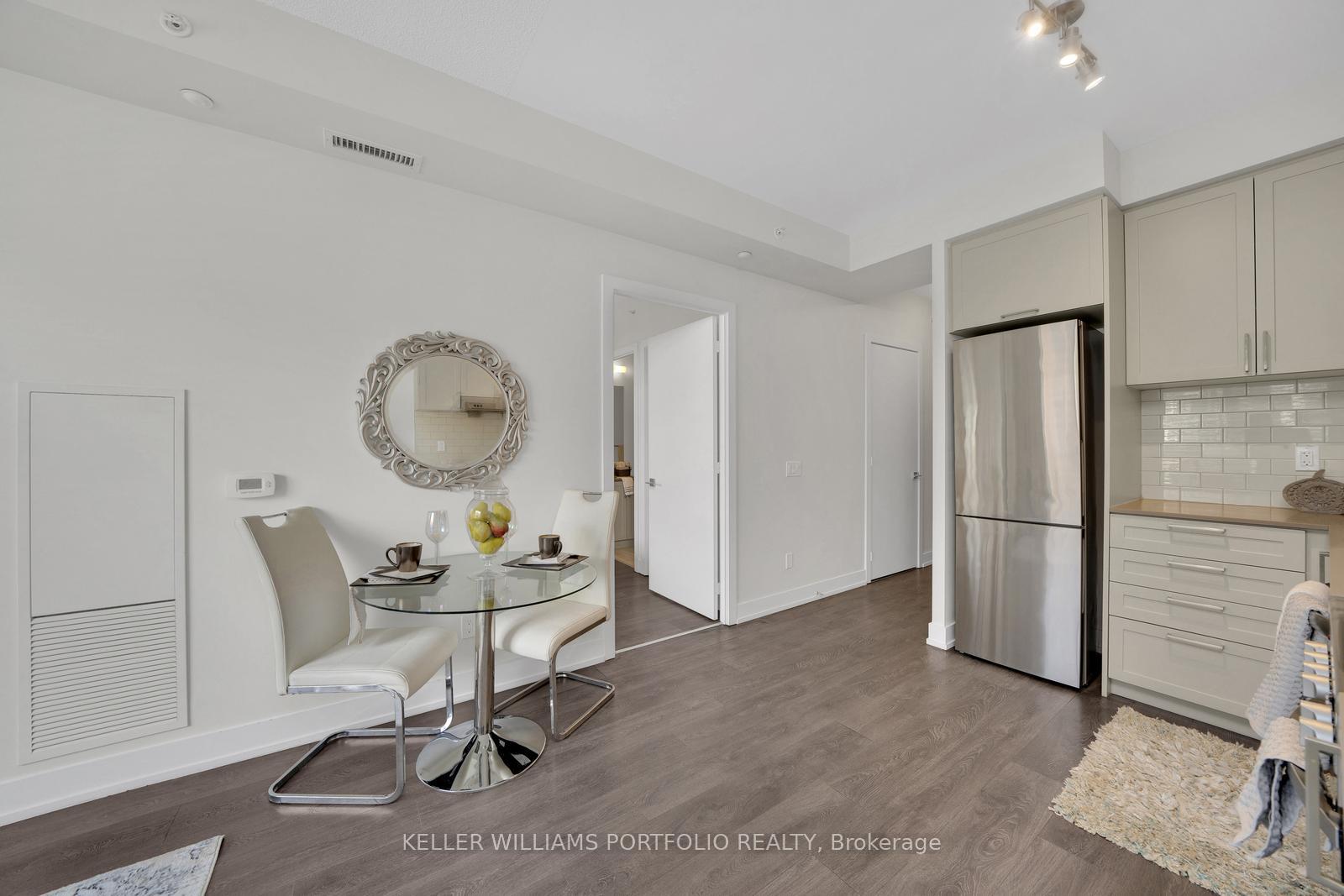 Photo 10 of Unit 220W, 268 Buchanan Drive, Markham, Unionville — HOMEH