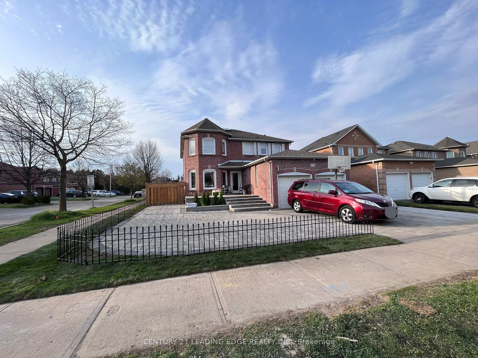 Photo 4 of Unit BSMT, 574 Strouds Lane, Pickering, Amberlea — HOMEH