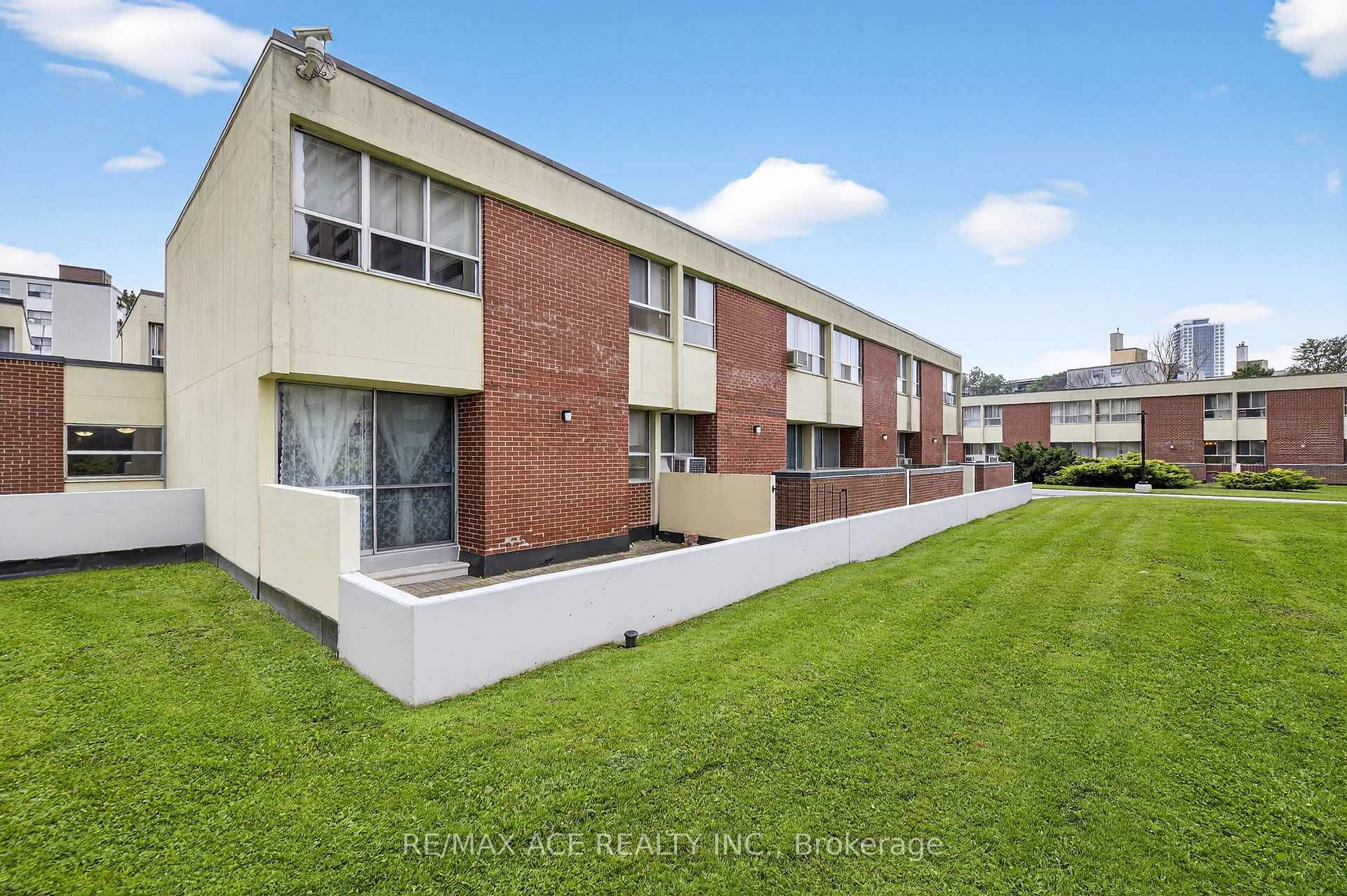 Photo 22 of Unit 303, 10 Crescent Town Road, Toronto, Crescent Town — HOMEH