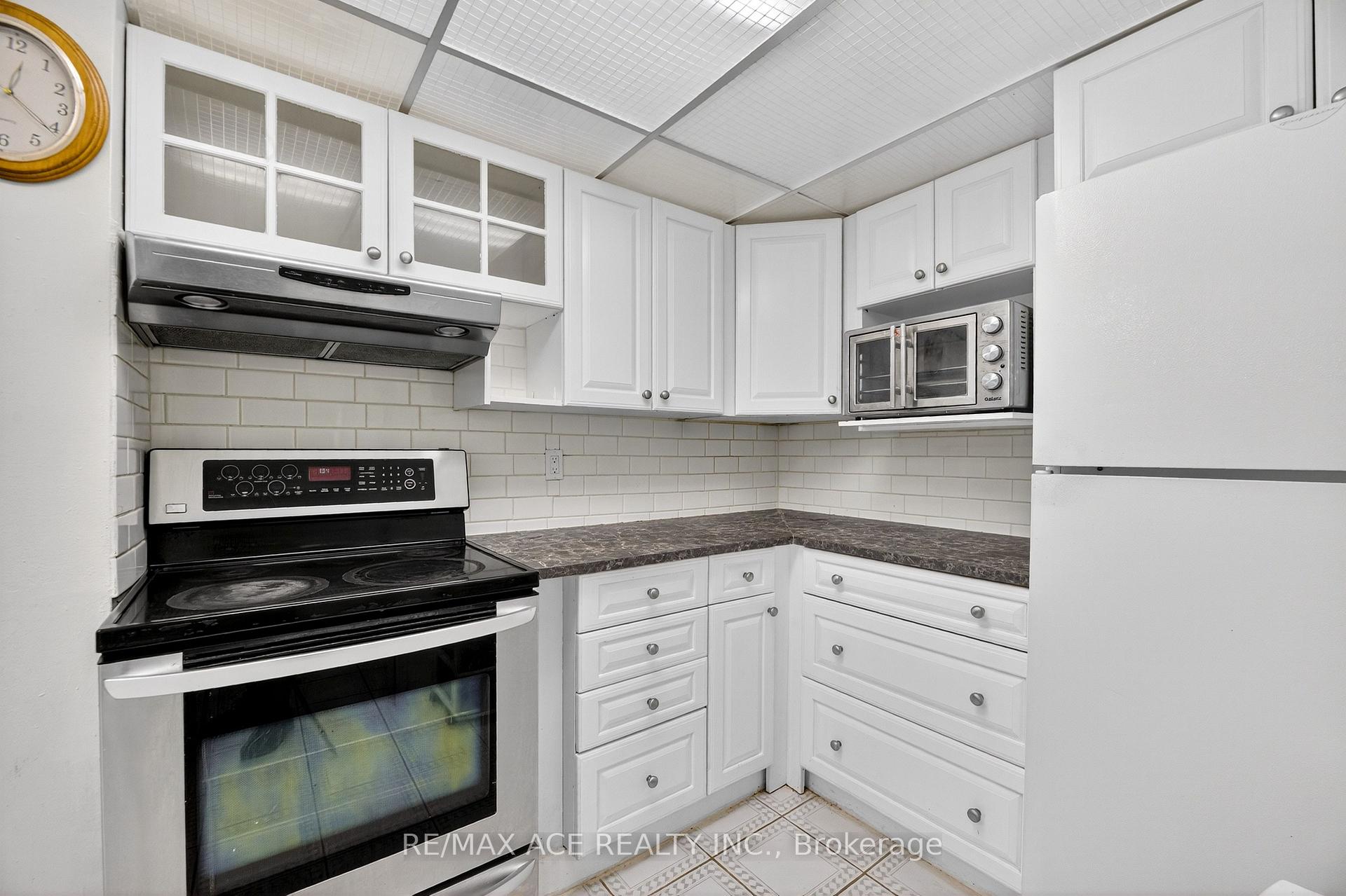 Photo 5 of Unit 303, 10 Crescent Town Road, Toronto, Crescent Town — HOMEH