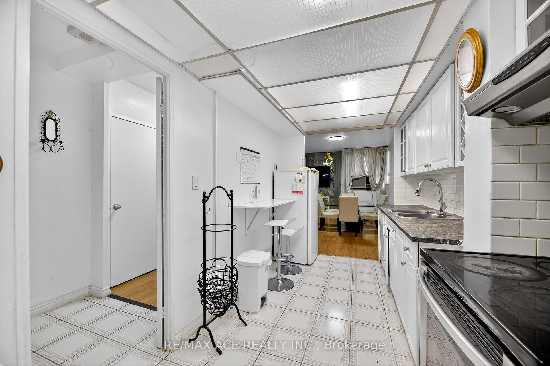 Photo 2 of Unit 303, 10 Crescent Town Road, Toronto, Crescent Town — HOMEH