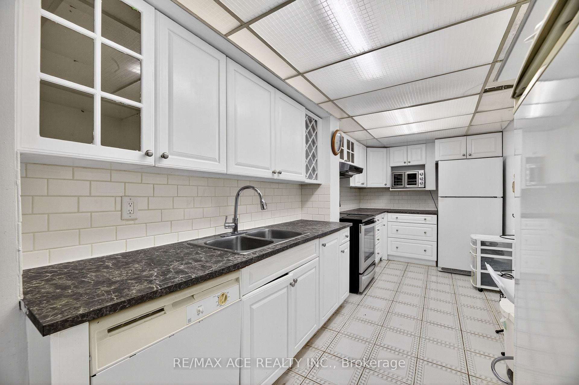 Photo 4 of Unit 303, 10 Crescent Town Road, Toronto, Crescent Town — HOMEH