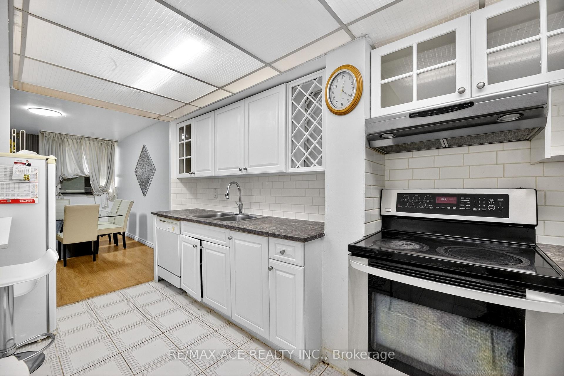 Photo 6 of Unit 303, 10 Crescent Town Road, Toronto, Crescent Town — HOMEH