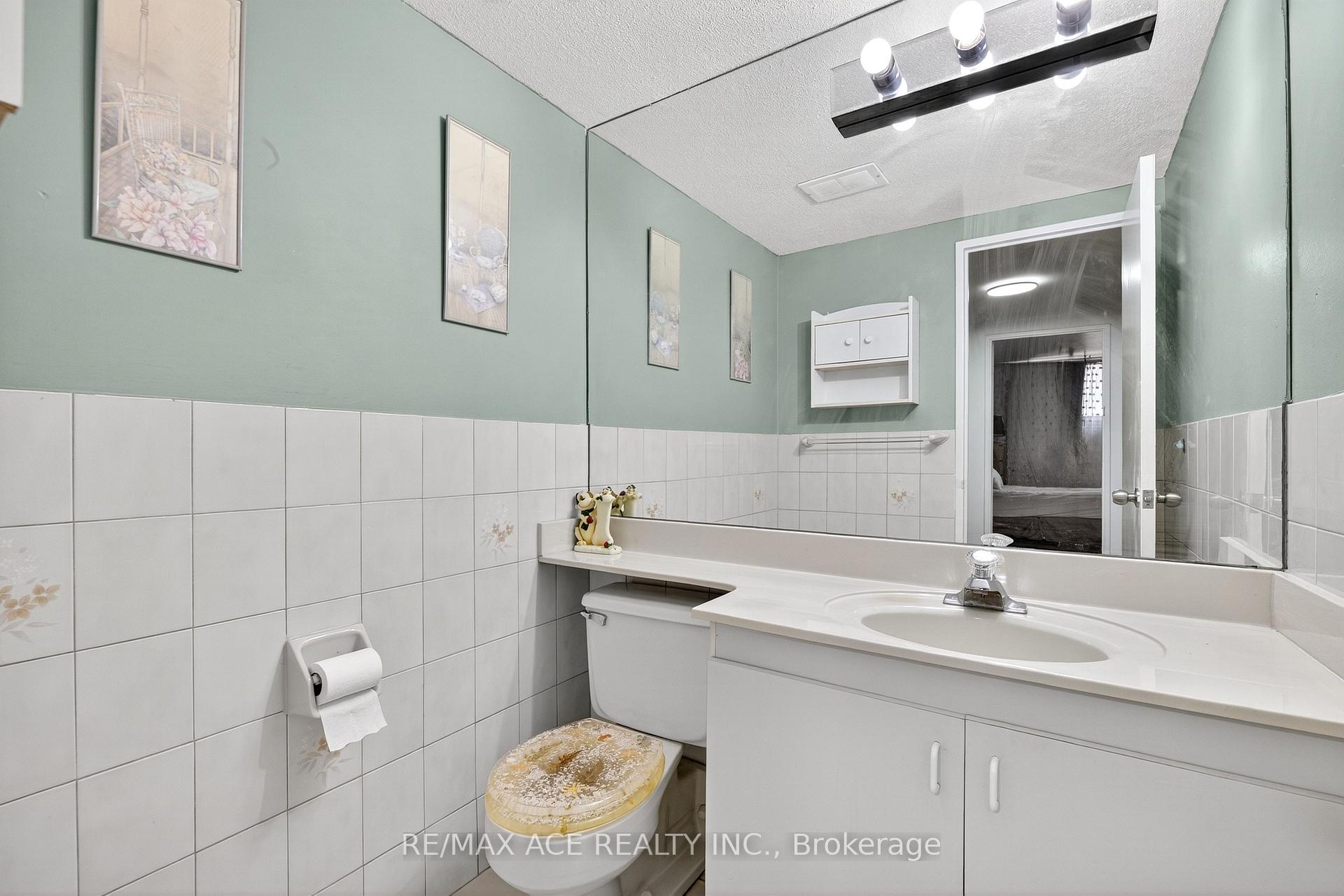 Photo 10 of Unit 303, 10 Crescent Town Road, Toronto, Crescent Town — HOMEH