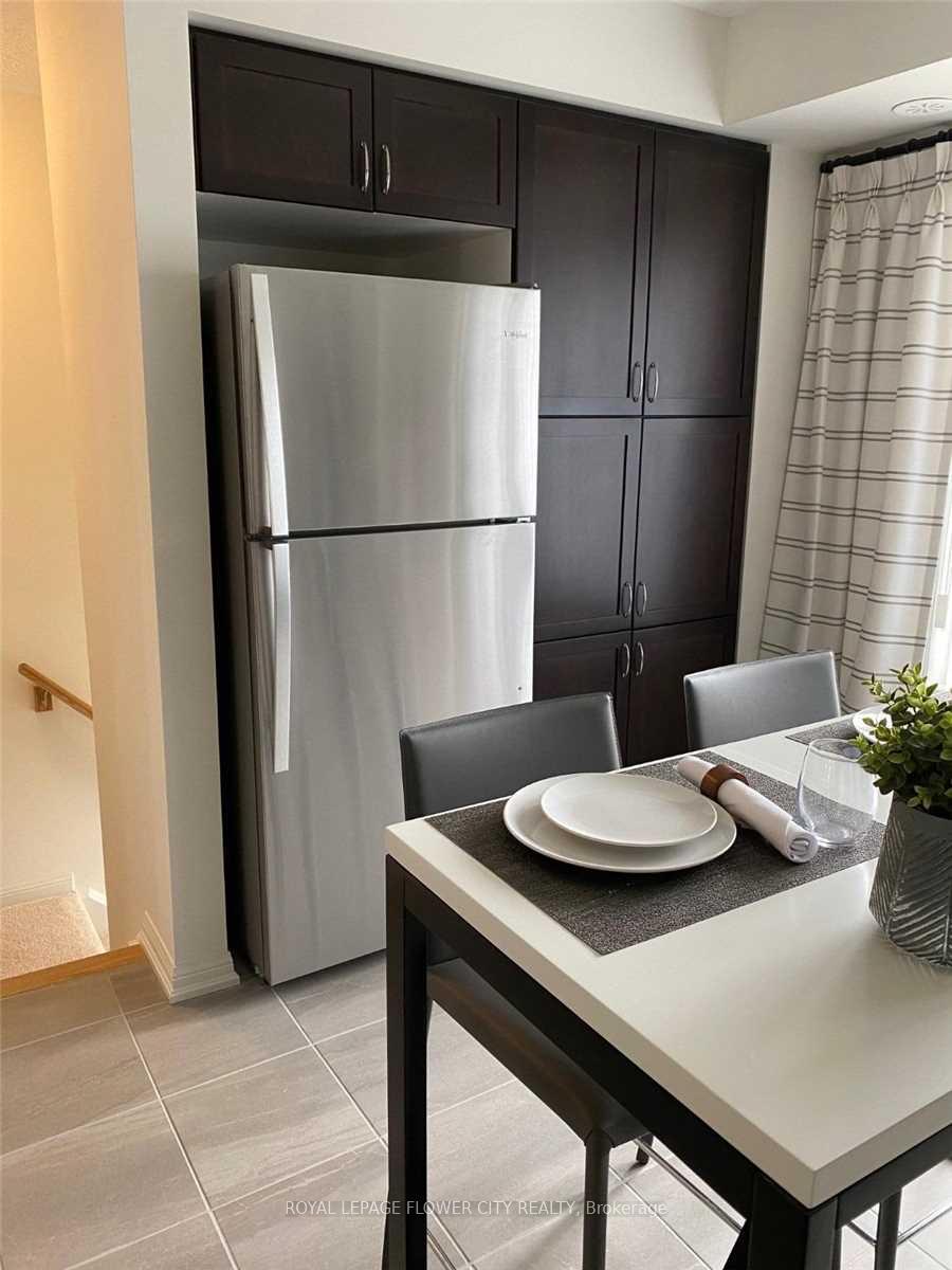 Photo 2 of Unit 52, 250 Sunnymeadow Boulevard E, Brampton, Sandringham-Wellington — HOMEH