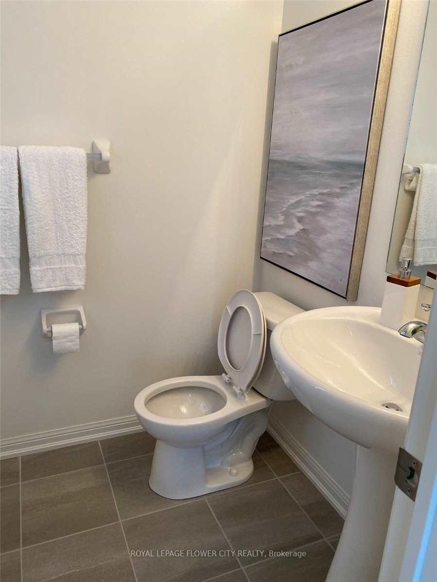 Photo 3 of Unit 52, 250 Sunnymeadow Boulevard E, Brampton, Sandringham-Wellington — HOMEH