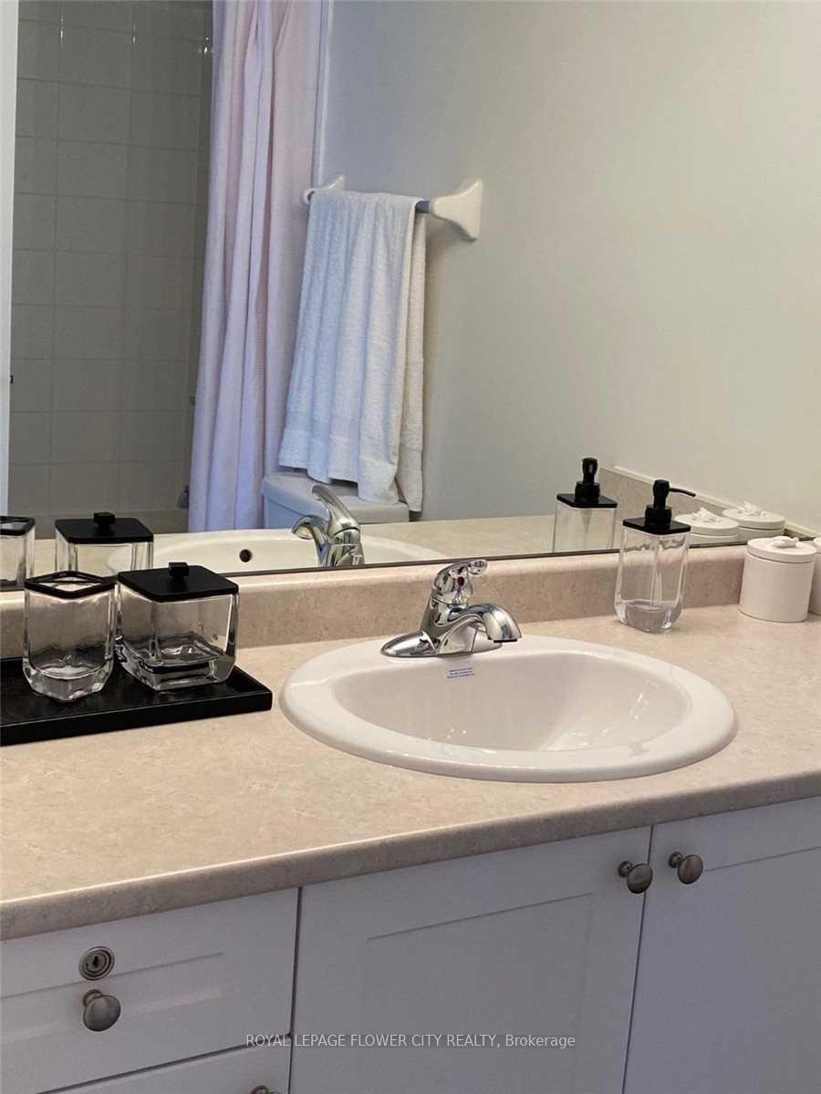 Photo 12 of Unit 52, 250 Sunnymeadow Boulevard E, Brampton, Sandringham-Wellington — HOMEH
