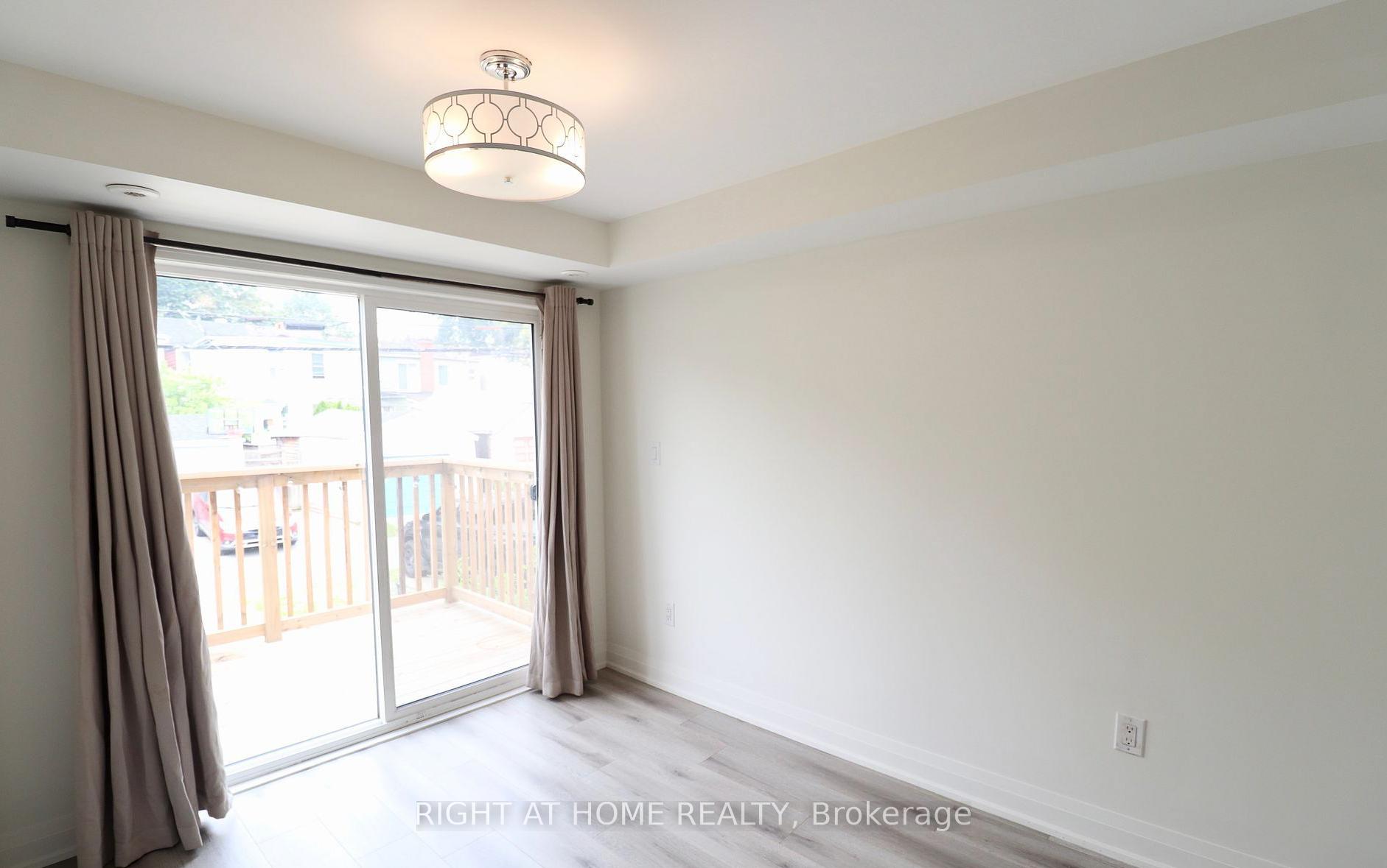 Photo 7 of Unit Main, 676 Coxwell Avenue, Toronto, Greenwood-Coxwell — HOMEH