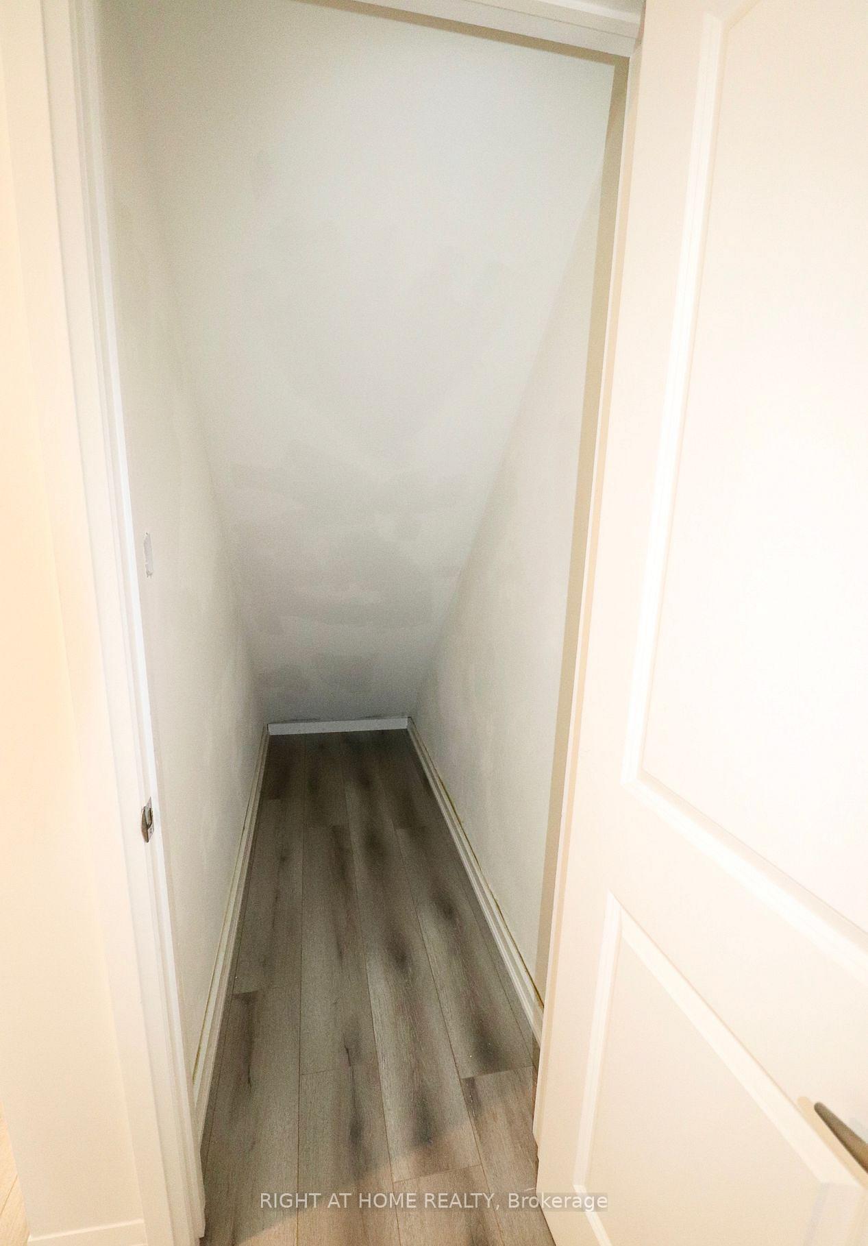 Photo 14 of Unit Main, 676 Coxwell Avenue, Toronto, Greenwood-Coxwell — HOMEH