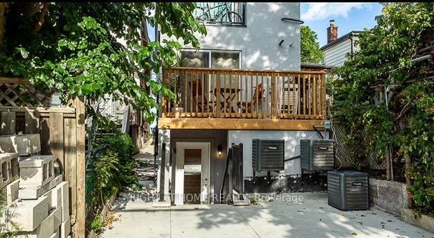 Photo 9 of Unit Main, 676 Coxwell Avenue, Toronto, Greenwood-Coxwell — HOMEH