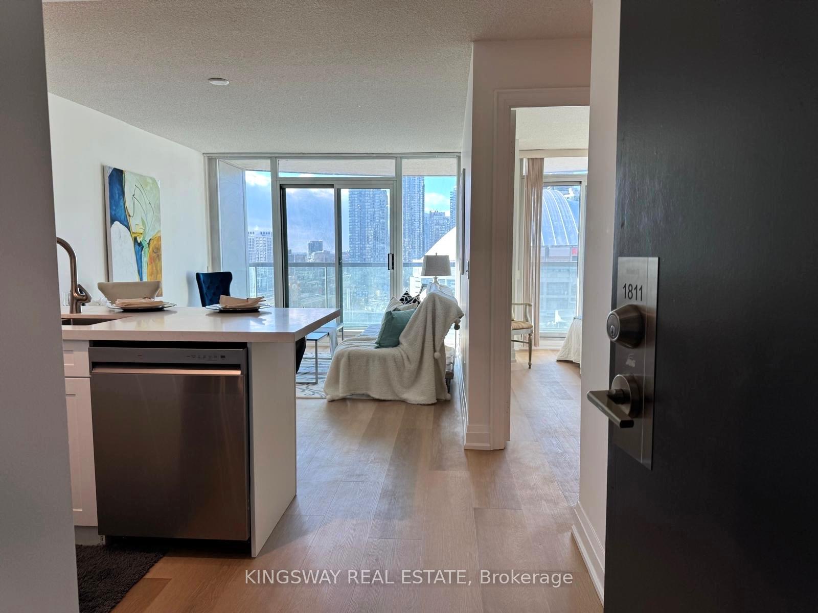 Photo 1 of Unit 1811, 51 Lower Simcoe Street, Toronto, Waterfront Communities — HOMEH
