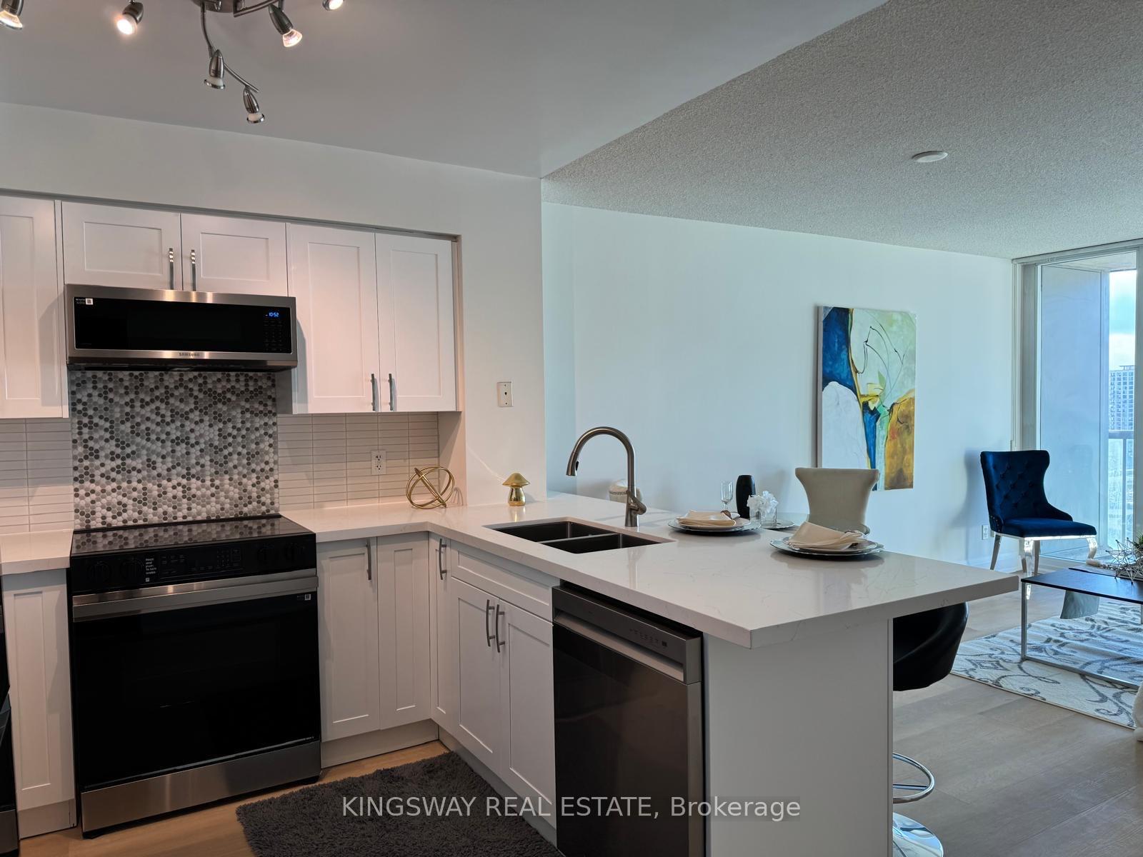 Photo 3 of Unit 1811, 51 Lower Simcoe Street, Toronto, Waterfront Communities — HOMEH
