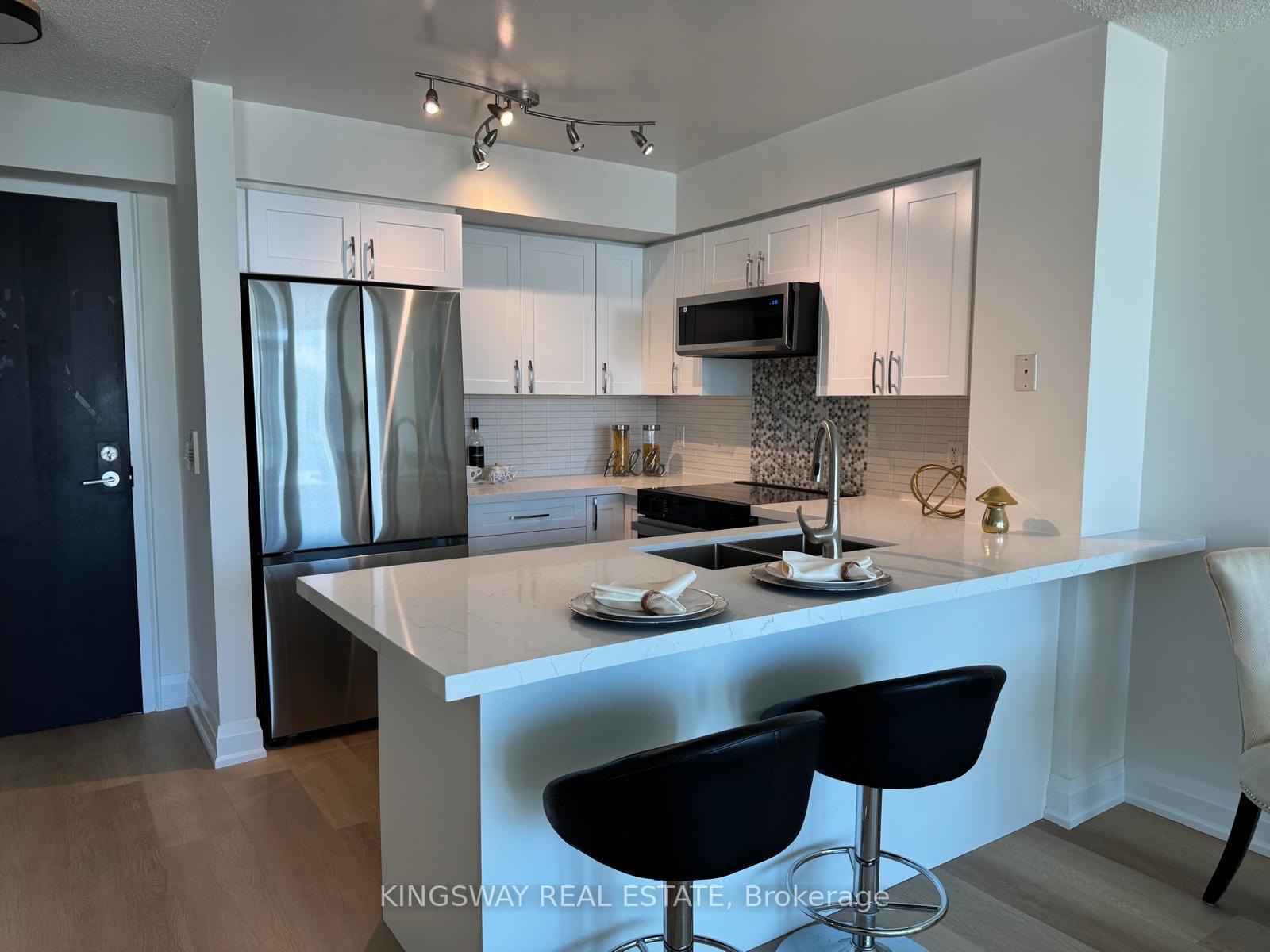 Photo 4 of Unit 1811, 51 Lower Simcoe Street, Toronto, Waterfront Communities — HOMEH