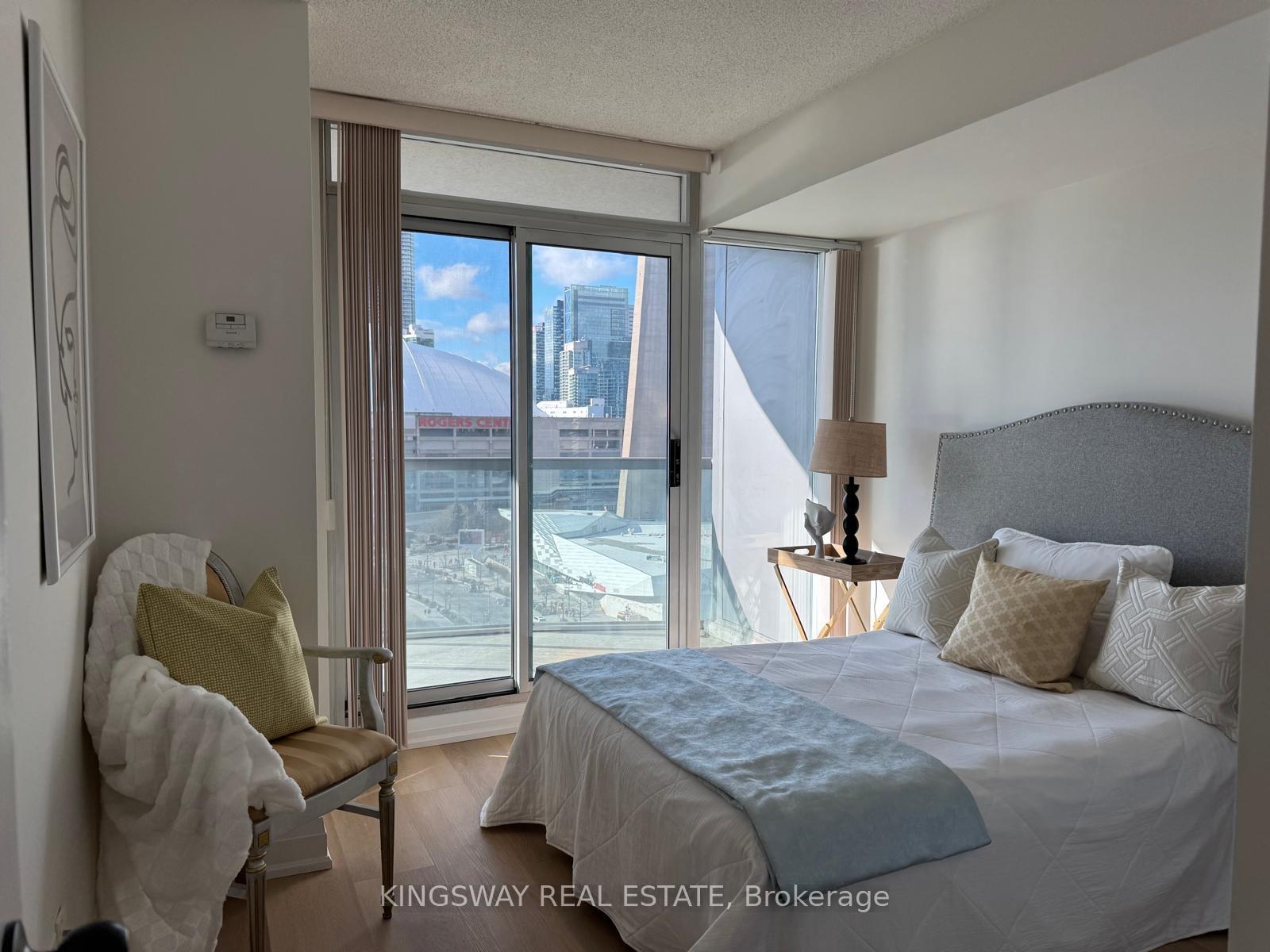 Photo 15 of Unit 1811, 51 Lower Simcoe Street, Toronto, Waterfront Communities — HOMEH