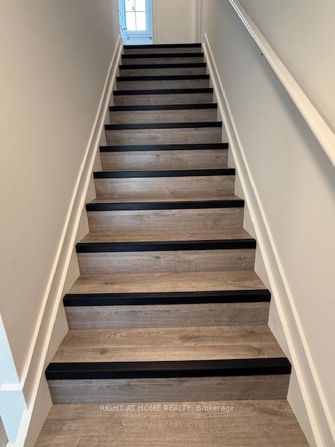 Photo 19 of 9 Waterleaf Trail, Welland, Broadway — HOMEH