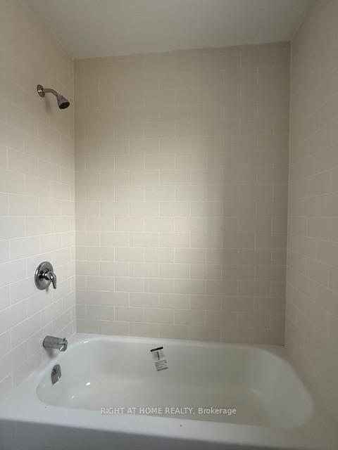 Photo 21 of 9 Waterleaf Trail, Welland, Broadway — HOMEH